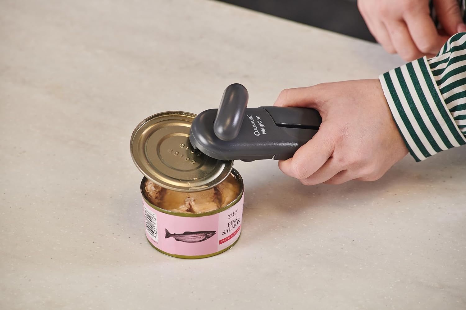 Culinare MagiCan, Manual Can Opener with Lid Release - Heavy Duty Lid Opener Kitchen Gadgets - Home Can Lid Opener Manual - Easy to Use Hand Held Effortlessly Open Cans, White, Stainless Steel