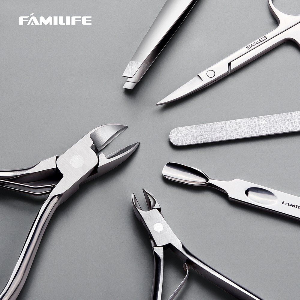 FAMILIFE Stainless Steel Manicure Set 11-in-1 Professional Nail Clipper Kit
