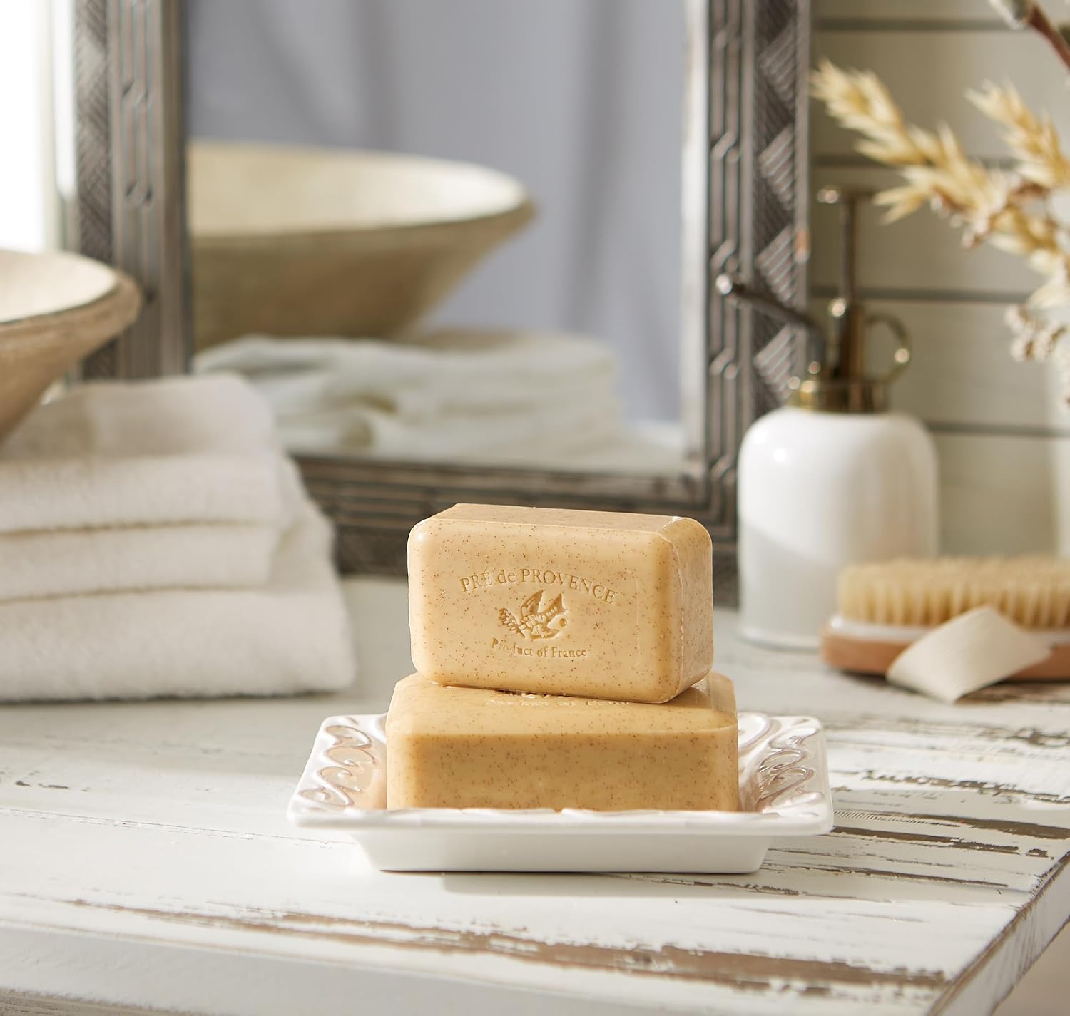 Pre de Provence Artisanal Soap Bar, Enriched with Organic Shea Butter, Natural French Skincare, Quad Milled for Rich Smooth Lather, 8.8 Ounce, Ocean Air