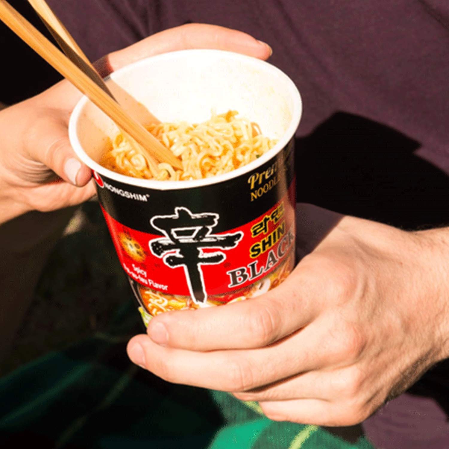 Nongshim Shin Noodle Ramyun, Gourmet Spicy Picante, 4.2-Ounce Packages (Pack of 16)