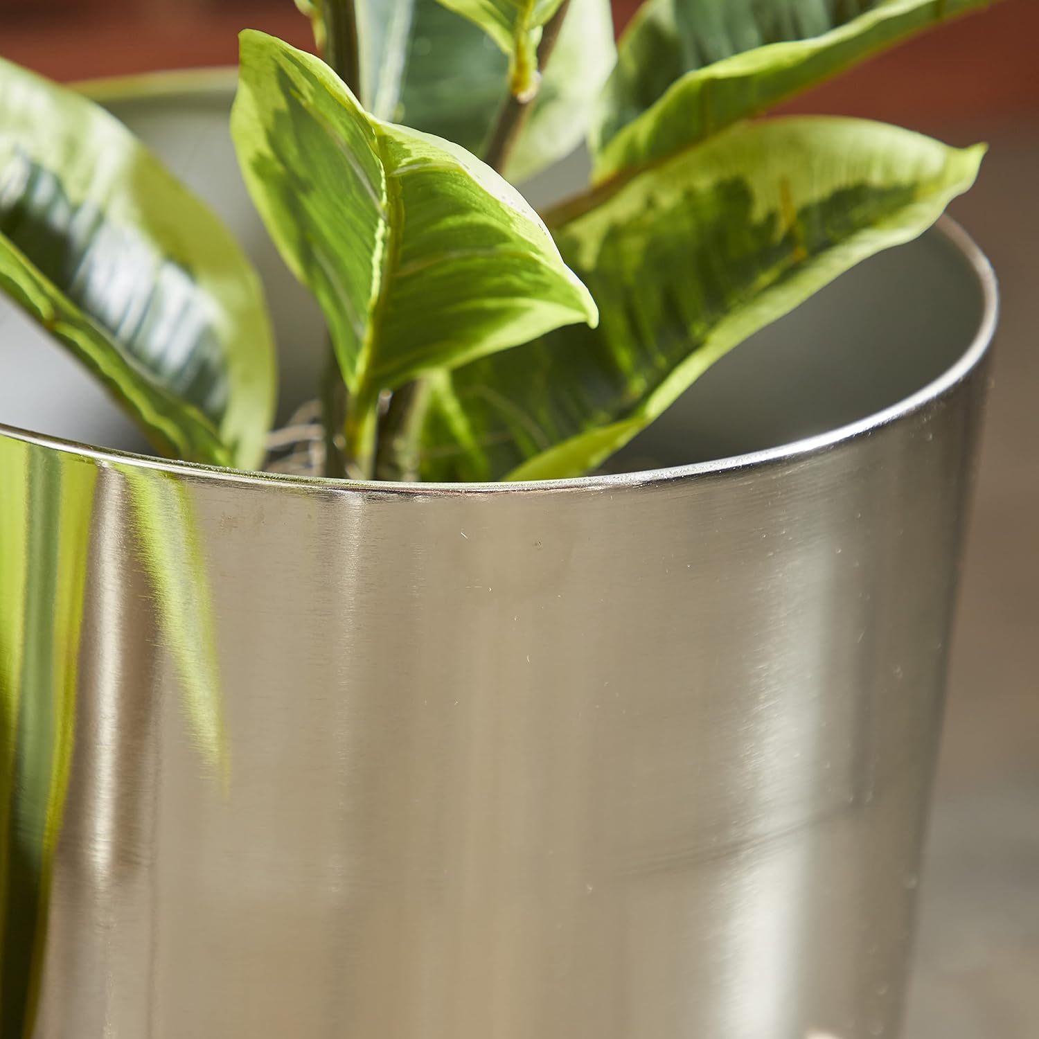 Deco 79 Metal Round Planter with Removable Stand, Set of 2 16", 13"H, Black