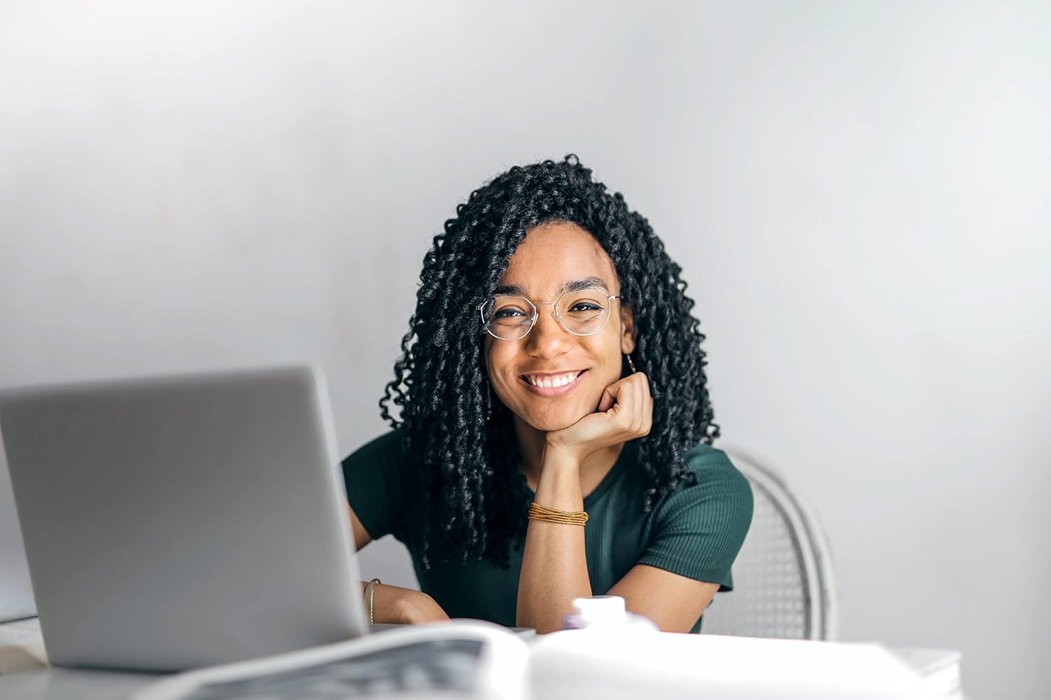 ResumeMaker Professional Deluxe 20 - Software to Create Professional Resumes Includes Sample Resumes Written by Certified Resume Writers