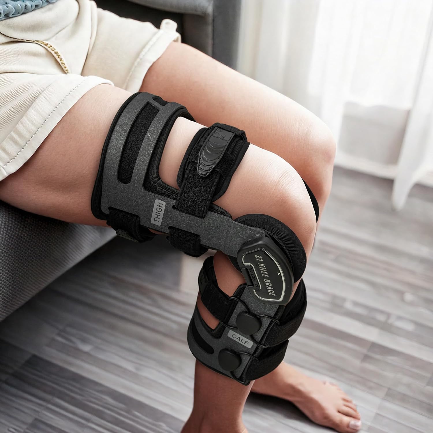 Z1 K4 OsteoAlign Hinged Knee Brace - Knee Support for ACL, MCL, Ligament Sports Injuries, Arthritis (OA), Meniscus Tear, Relief from Knee Joint Pain with Side Stabilizers for Men & Women Size (Medium)