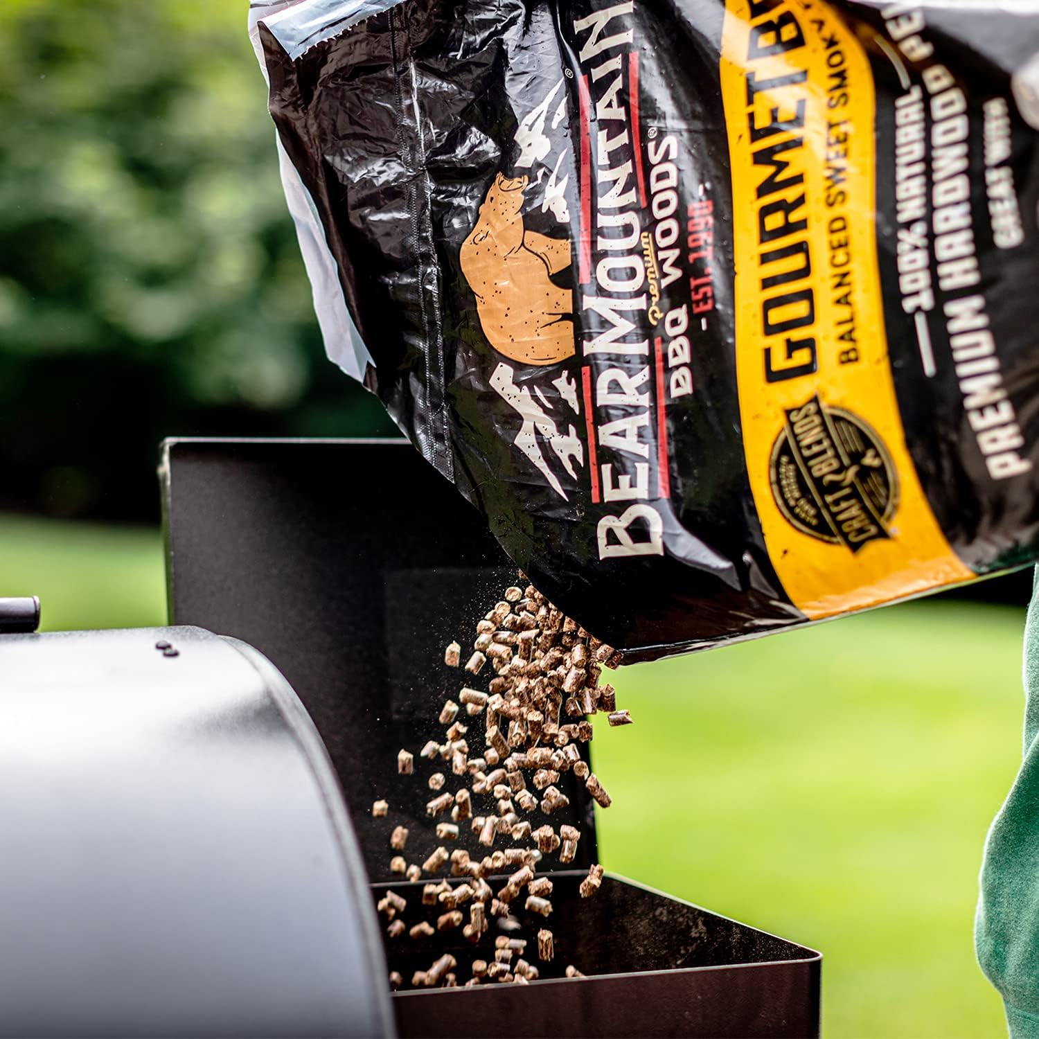 Bear Mountain Gourmet Blend Pellets for Smoker and Grill, 40lb Bag