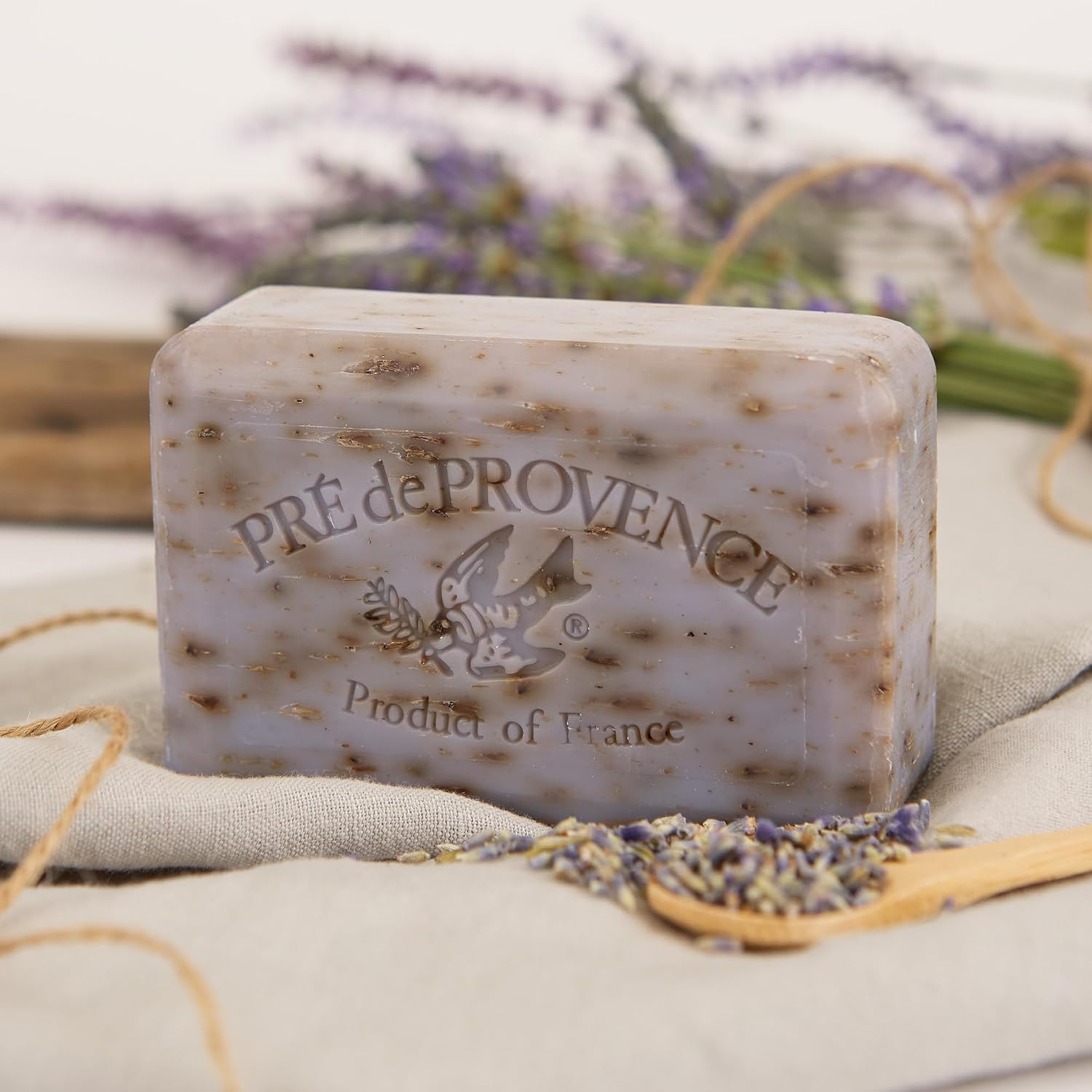 Pre de Provence Artisanal Soap Bar, Enriched with Organic Shea Butter, Natural French Skincare, Quad Milled for Rich Smooth Lather, 8.8 Ounce, Ocean Air