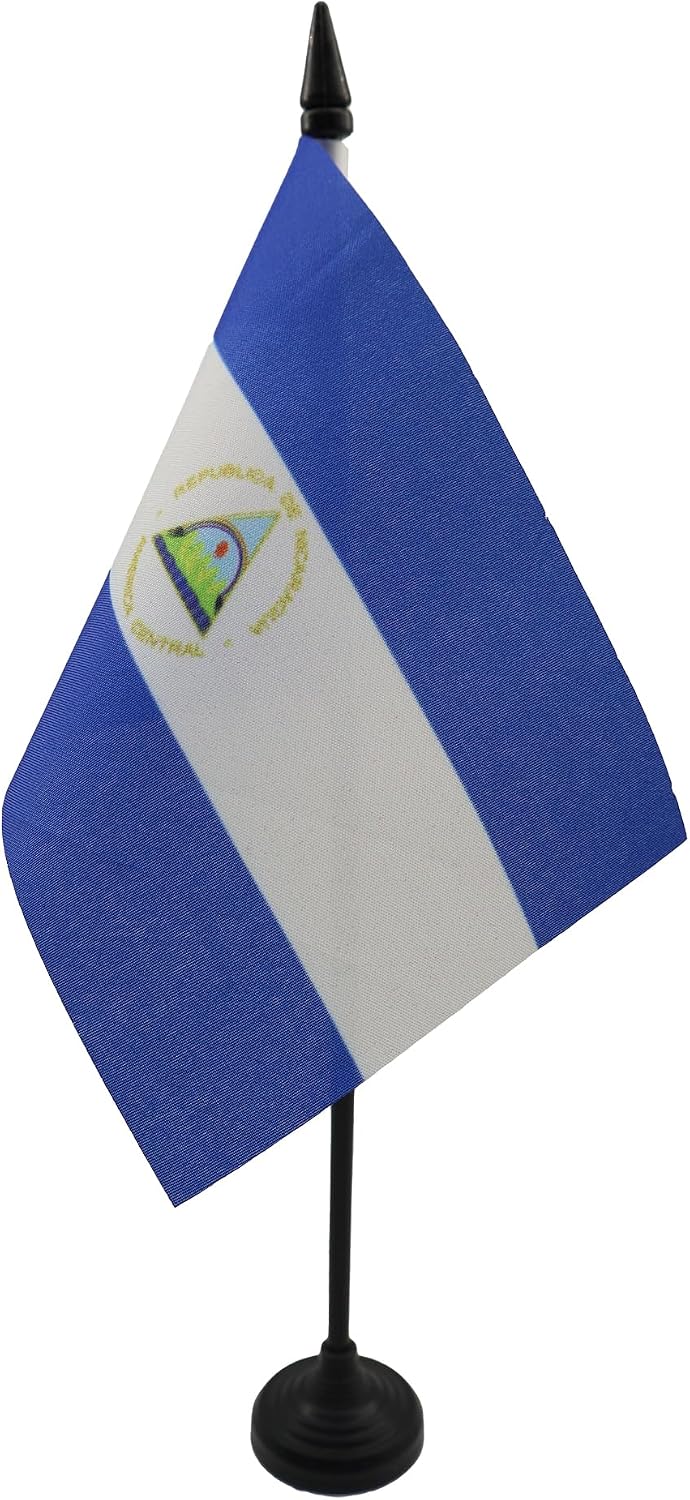 AZ FLAG Nicaragua Table Flag 4x6 in 100D Polyester Plastic Base | Indoor use Nicaraguan 15x10 cm desk flag stitched finish with reinforced edges with plastic pole