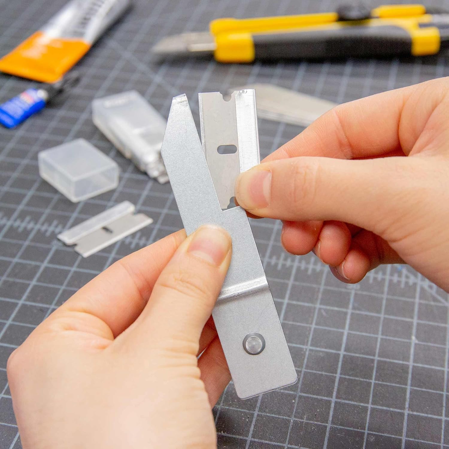 BAZIC Products Razor Replacement Blades in Tube, 8 Ct | drop into compatible utility knives and cutters