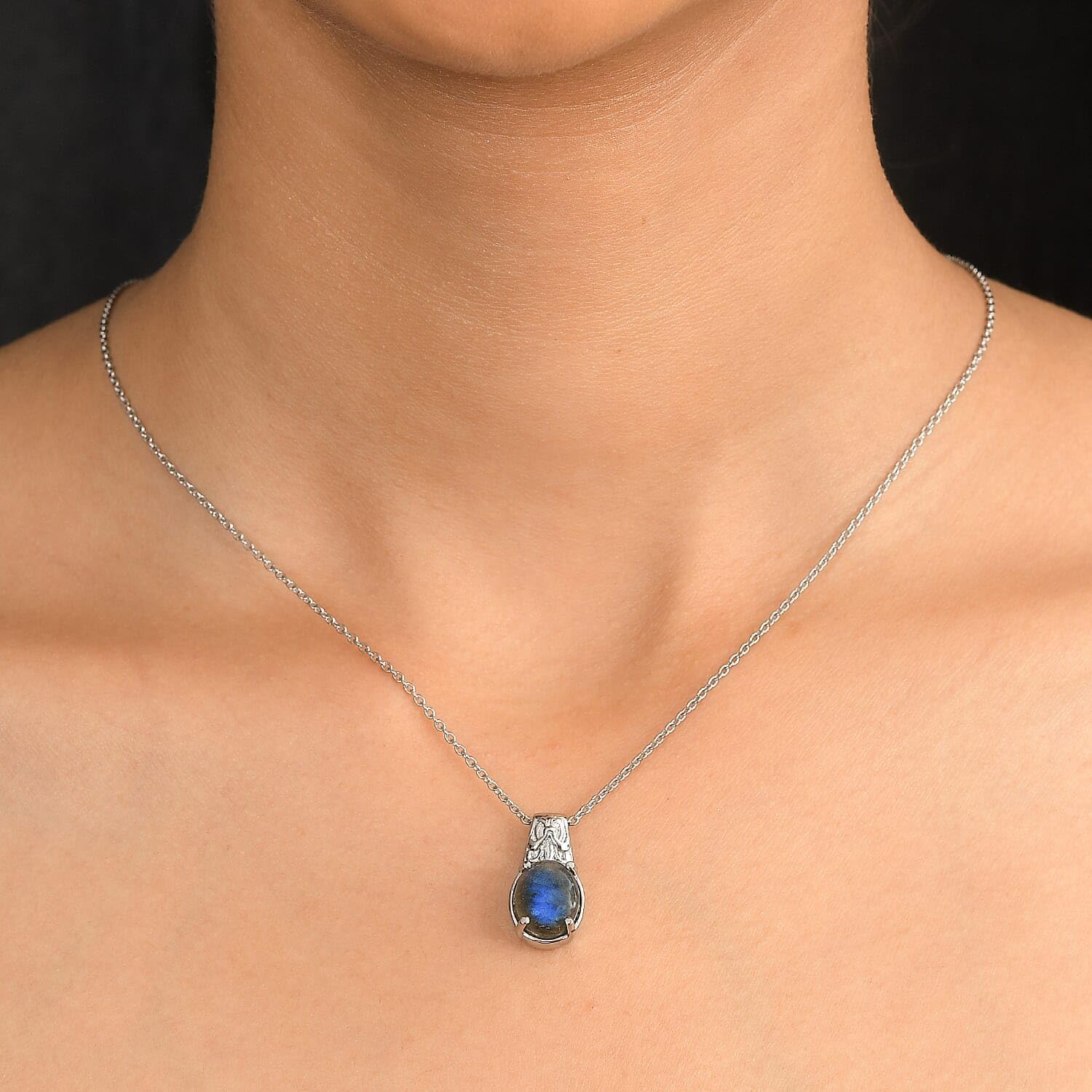 Labradorite 5.60 ctw Pendant Necklace in Stainless Steel 20 Inches