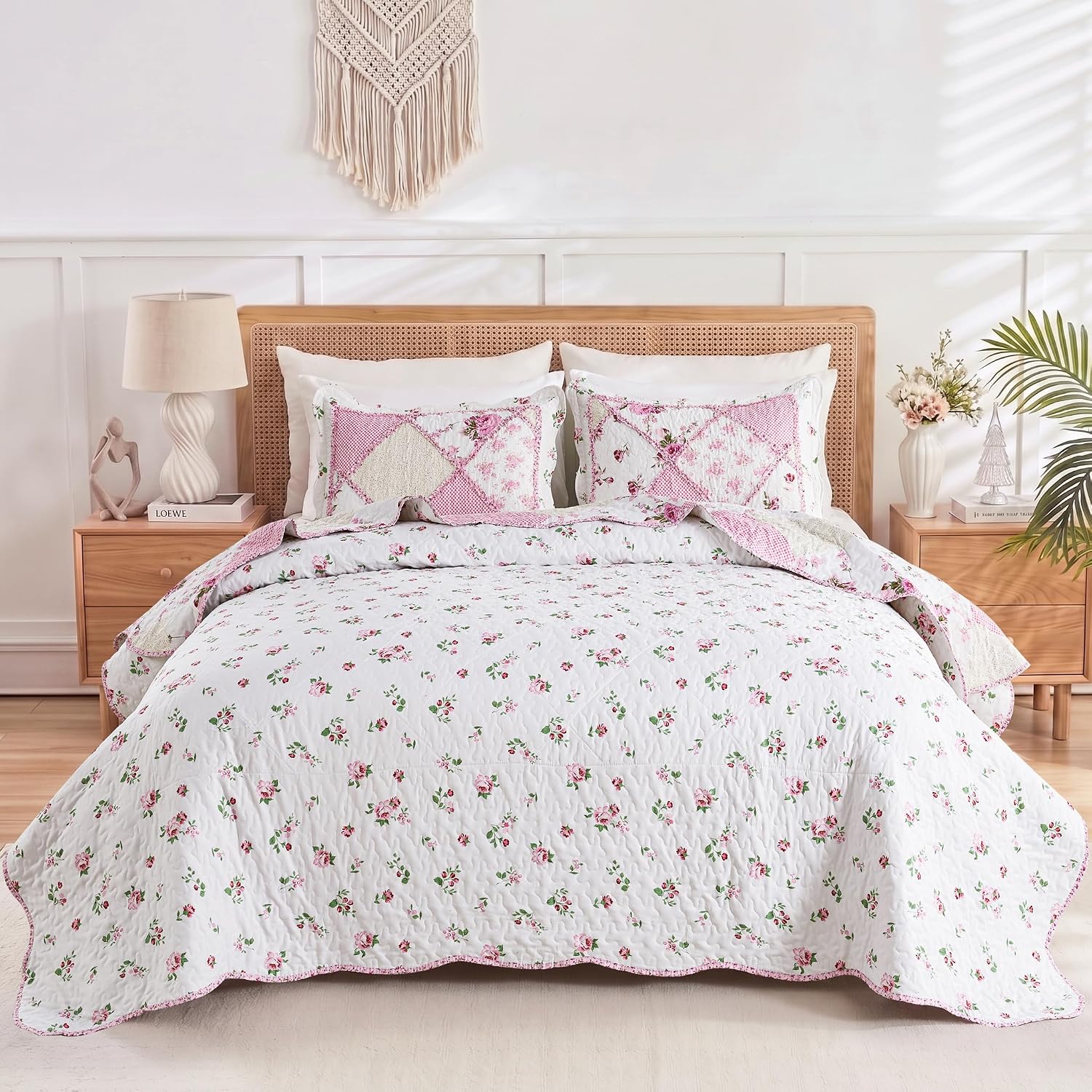 VIVILINEN Blue Floral Patchwork Quilt Set, Full Queen Size, 3 Piece Bedding Set with 2 Pillowcases