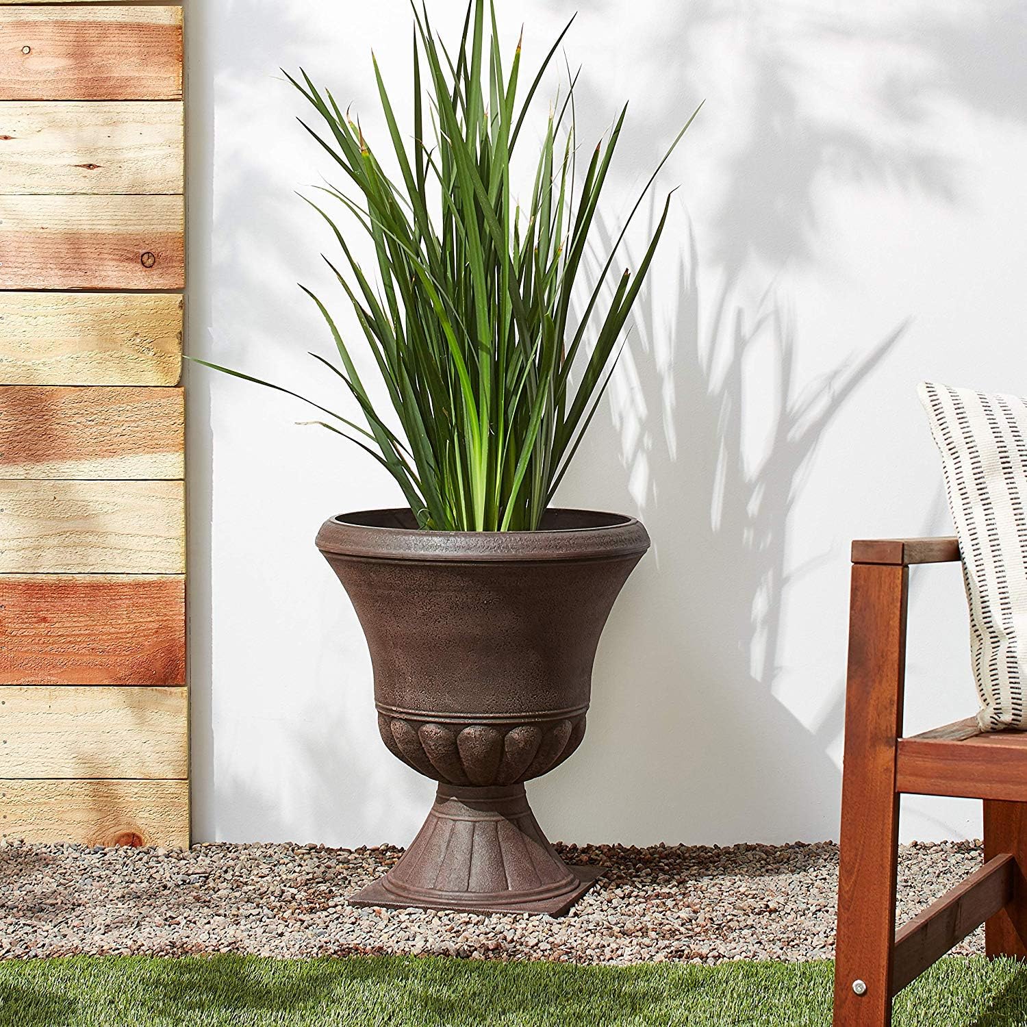 PSW HU40BK Bristol Urn Planter, 16 by 18-Inch, Black
