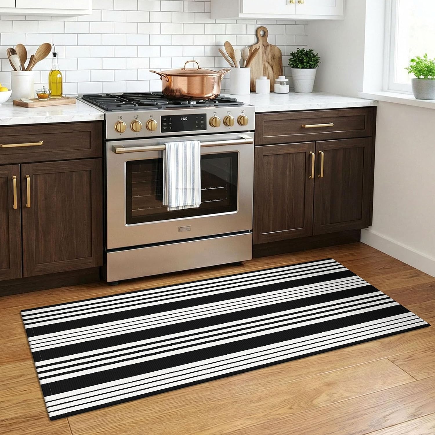 KOZYFLY Black and White Area Rug 3x5 Ft Washable