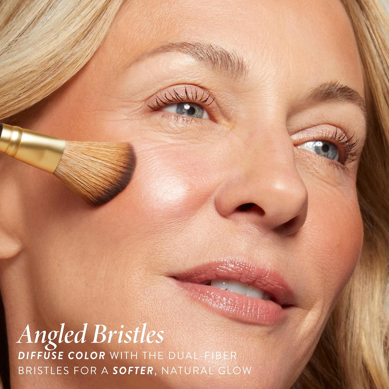 LAURA GELLER NEW YORK Makeup Brushes - Retractable Angled Kabuki Brush