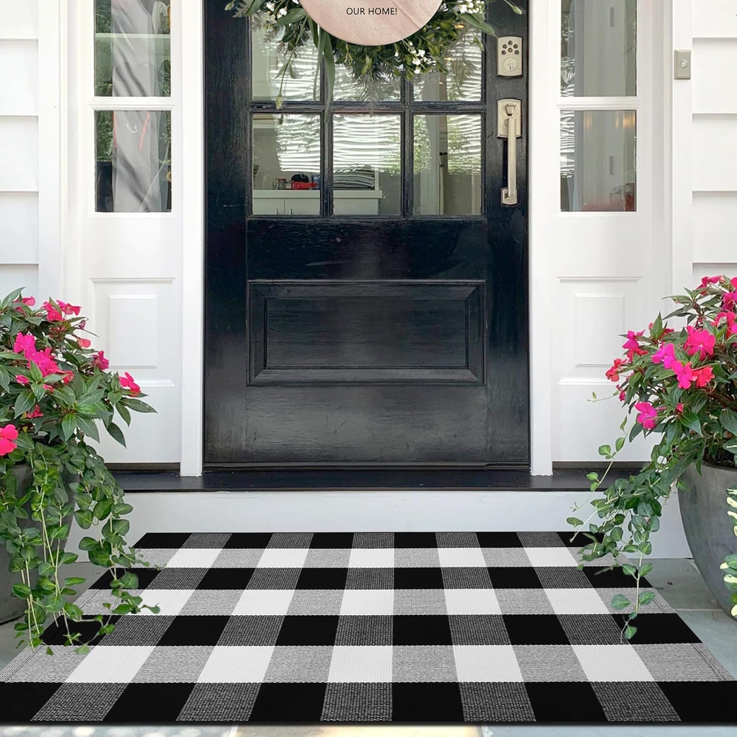 IOHOUZE 27.5x43 Buffalo Plaid Rug, Washable Front Door Mat, Black White