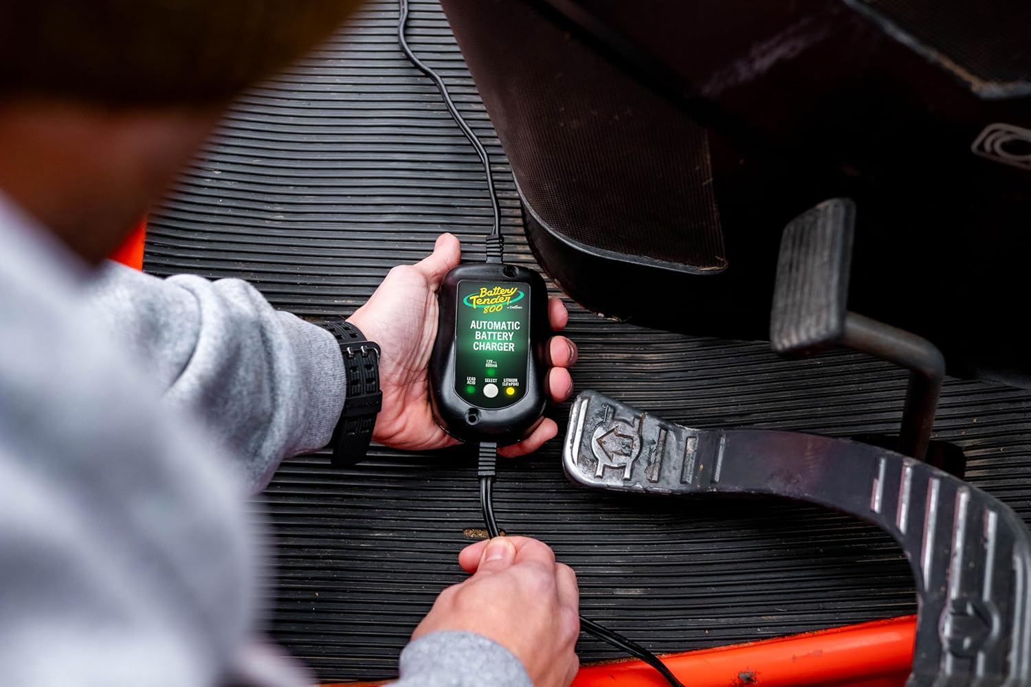 Battery Tender 800 is a SuperSmart Battery Charger that will Constantly Monitor, Charge