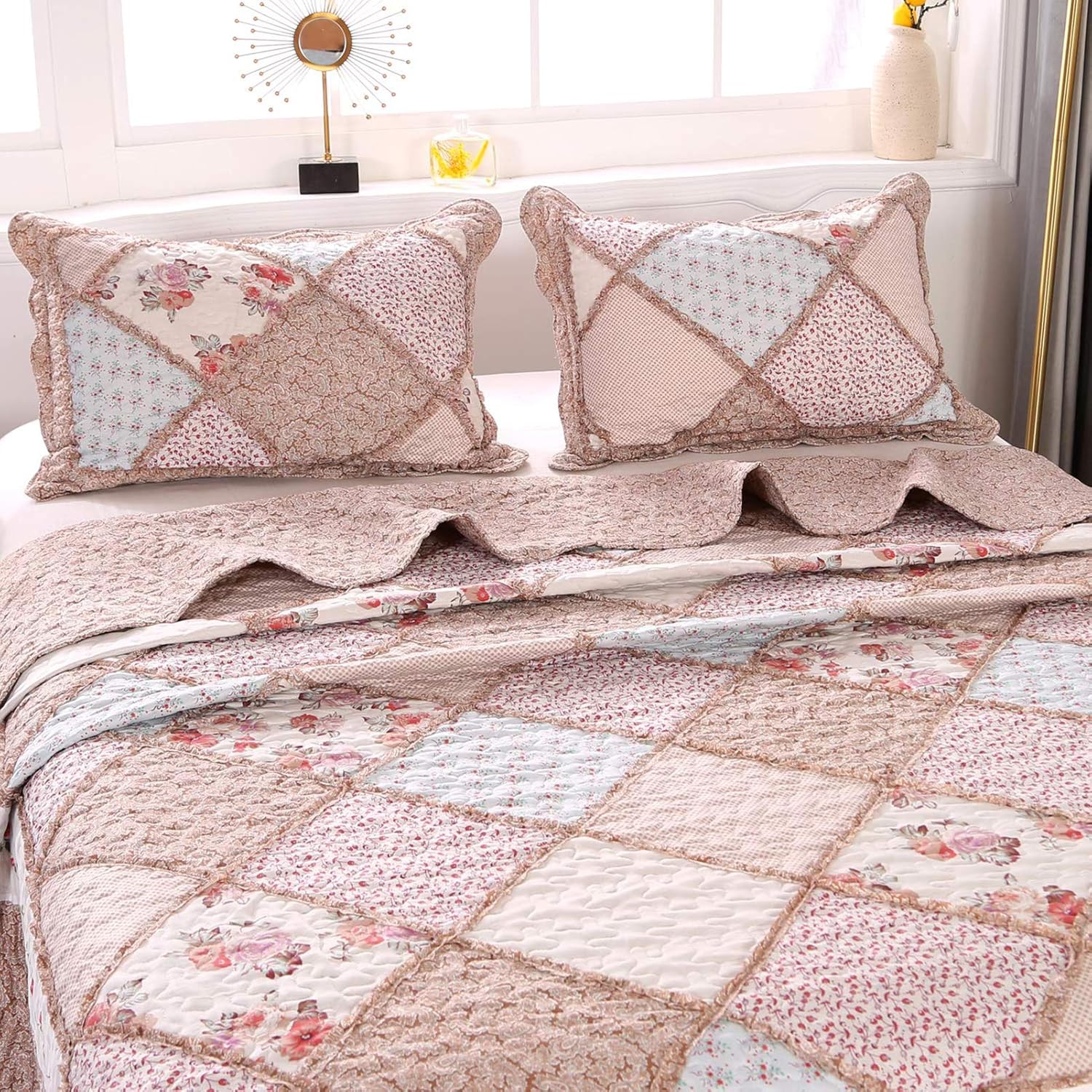 VIVILINEN Blue Floral Patchwork Quilt Set, Full Queen Size, 3 Piece Bedding Set with 2 Pillowcases