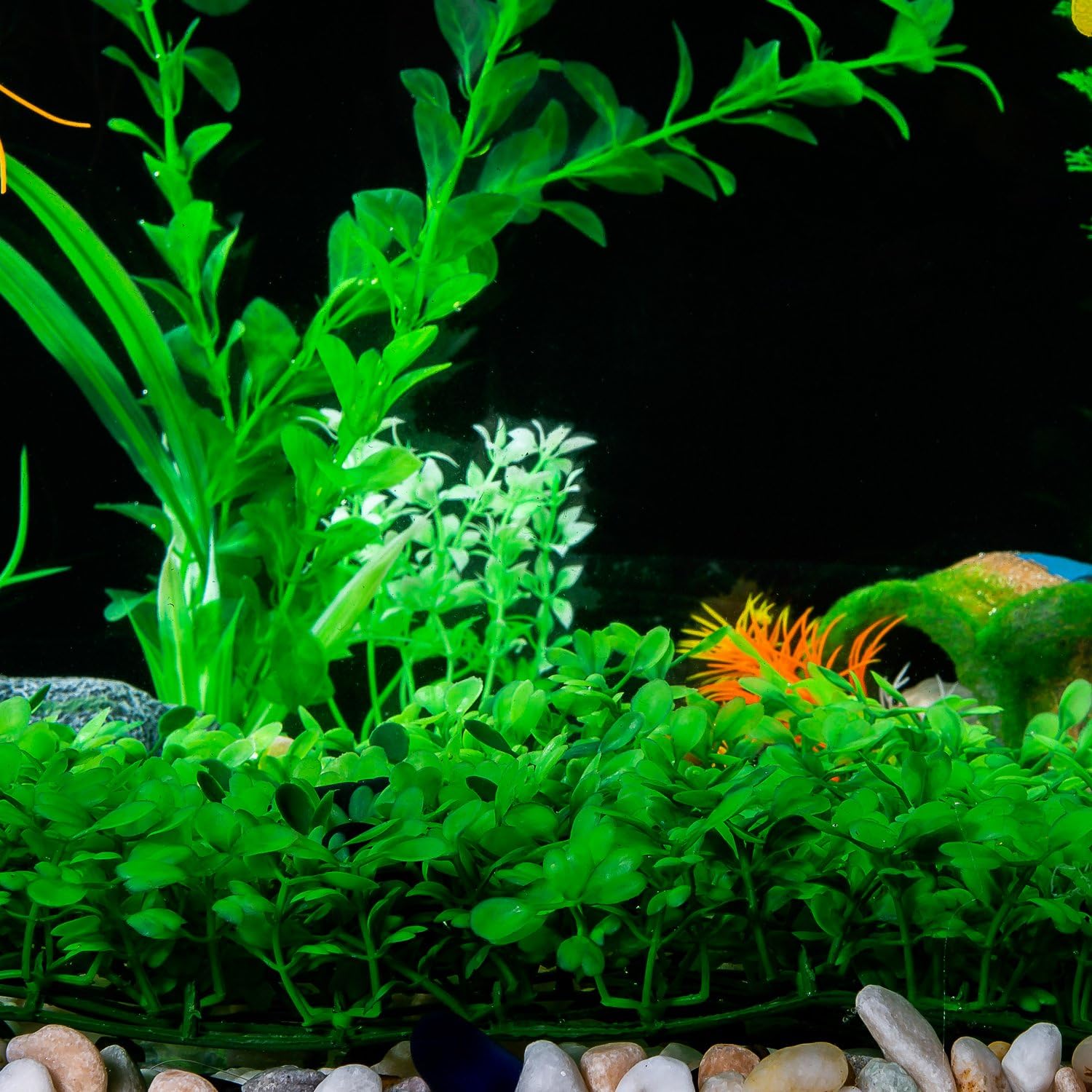 SLSON Aquarium Decorations Grass Artificial Plastic Lawn 9 inches Square Landscape Green Plants for Saltwater Freshwater Tropical Fish Tank Decoration