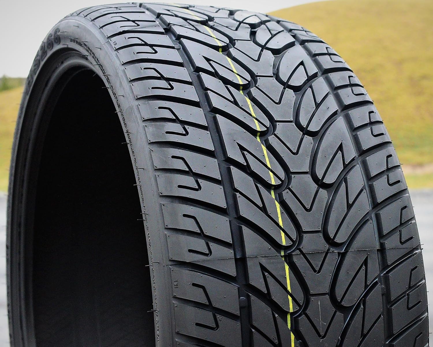 Fullway HS266 275/55R20 117H All Season XL Performance 20 inch Tire