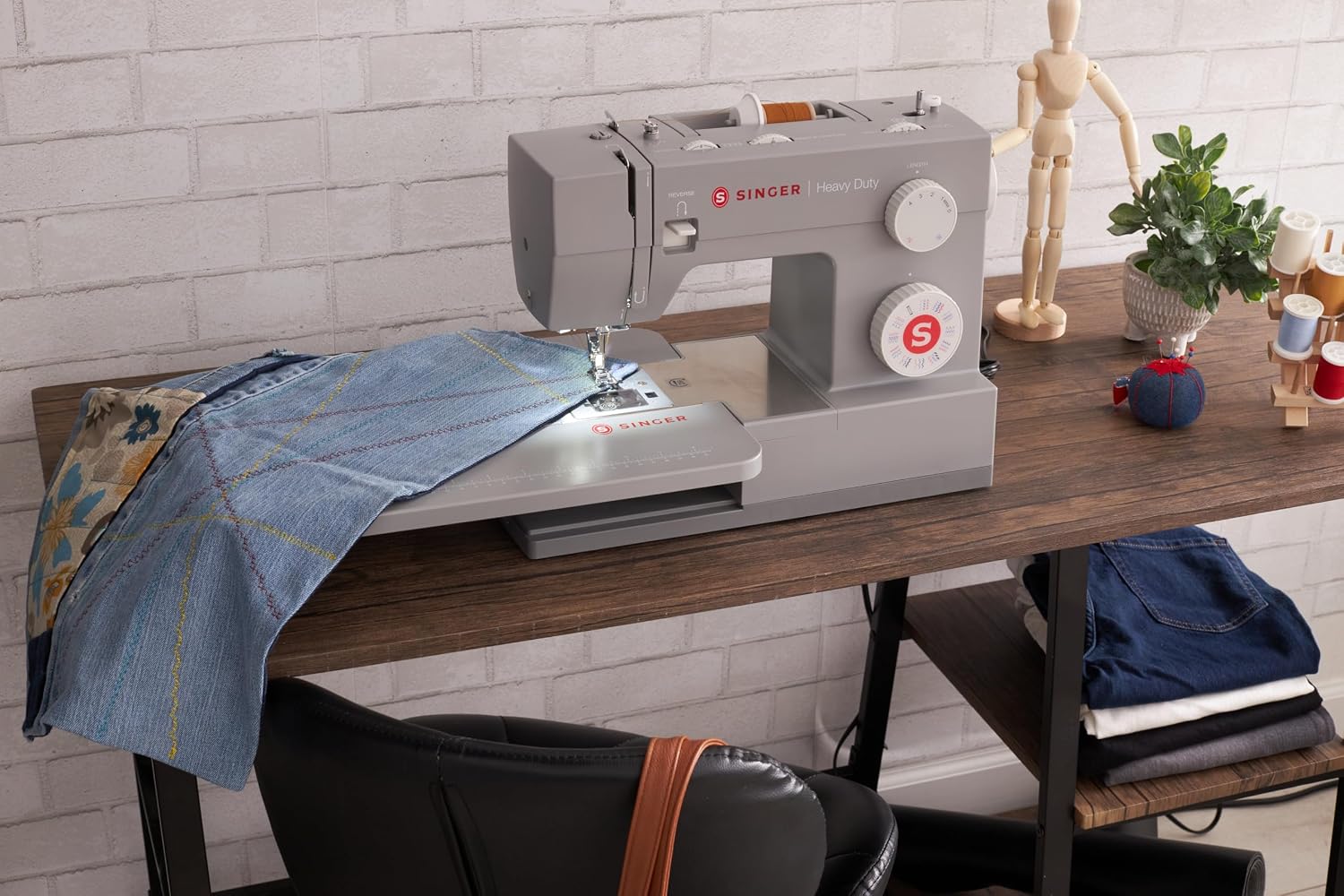 SINGER® Heavy Duty 4452 (Grey) High Speed Sewing Machine + Accessories | 32 Built-In Stitches Deliver 110 Stitch Applications | 50% More Power for Thick Fabrics, 1100 Stitches/Min, 1-Step Buttonhole | Accessories, 32 Built-In Stitches Deliver 110 Stitch…