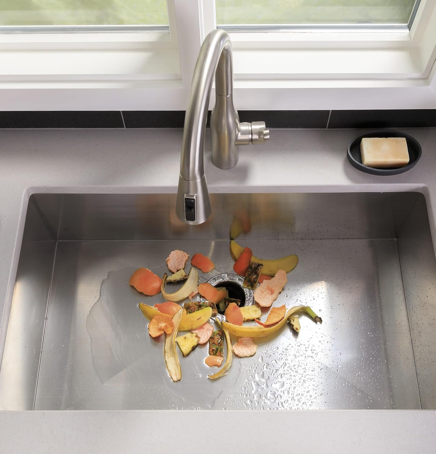GE Disposall Continuous Feed 1/3 Horsepower Motor Garbage Disposer, Good for Grinding: Cooked Pasta & Fruit Peels, Easy Install Kit & Power Cord Included, Recommended for 1-2 Person Homes, GFC325N | Continuous Feed, Jam Resistant Technology, Quiet Motor,…