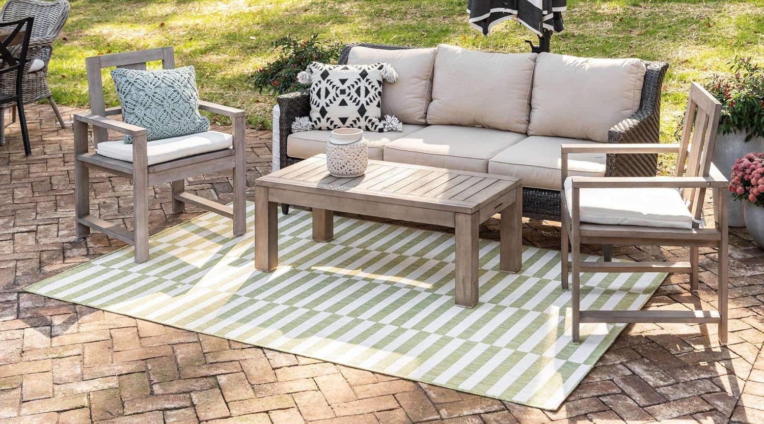 Unique Loom Outdoor Striped Collection Area Rug - Striped (7' 1" x 10' Rectangle, Taupe/Ivory)