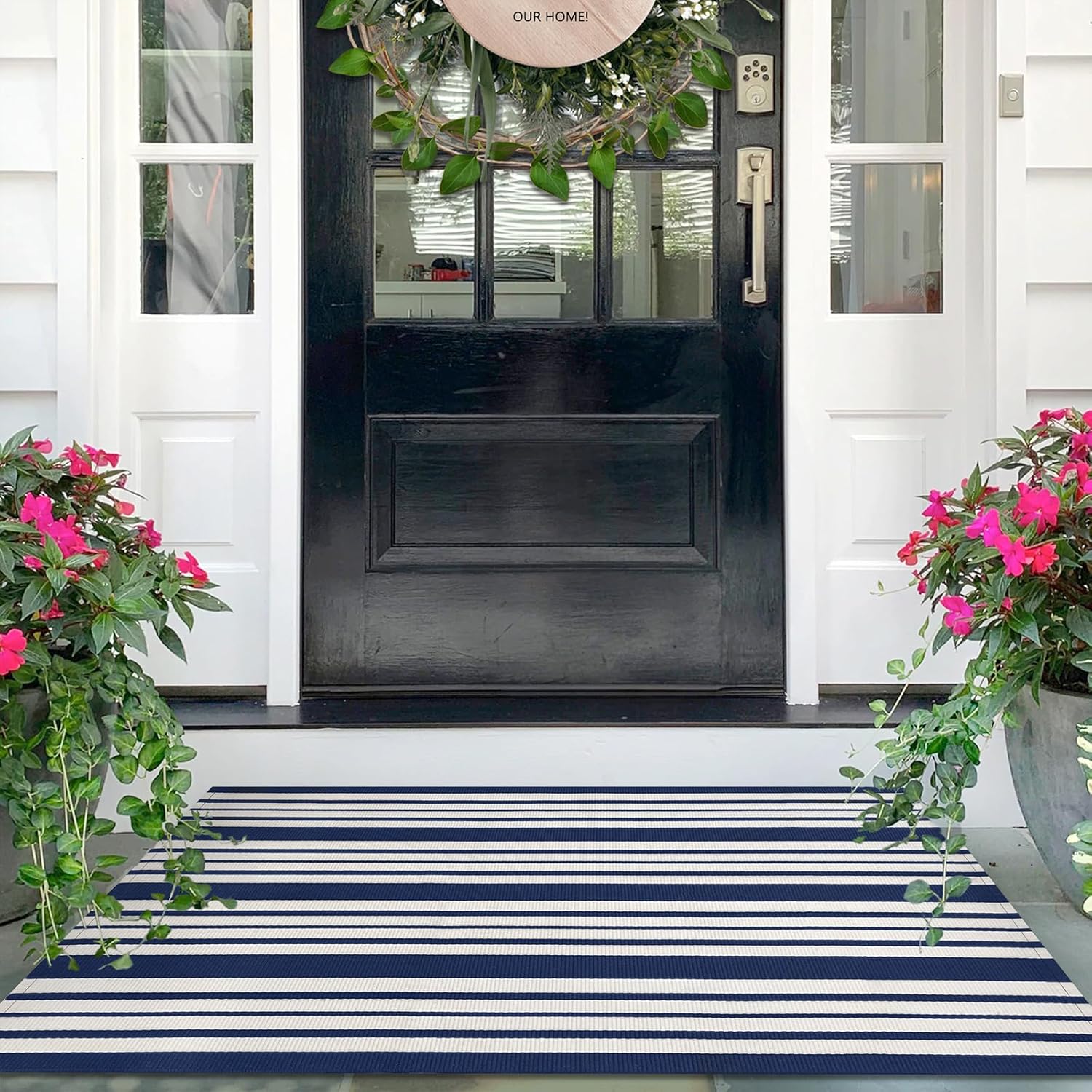 IOHOUZE 27.5x43 Buffalo Plaid Rug, Washable Front Door Mat, Black White