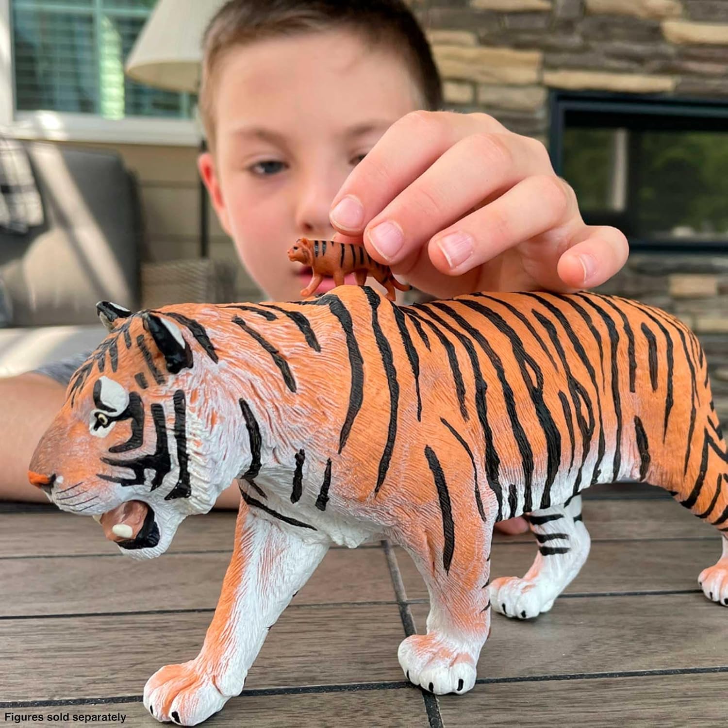 Safari Ltd. Siberian Tiger Figurine - Realistic 10.5" Figure - Educational Toy for Boys, Girls and Kids Ages 1+