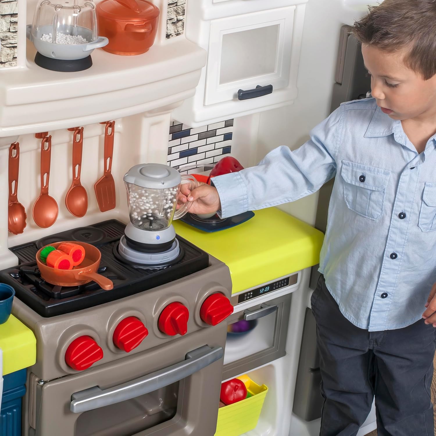 Step2 Elegant Edge Kids Kitchen Playset, Indoor/Outdoor Kitchenette, Interactive Play with Lights and Sounds, Made of Durable Plastic