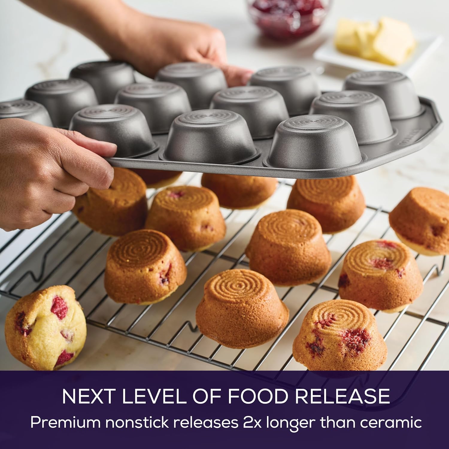 Bakeware 12 Cup Muffin Pan