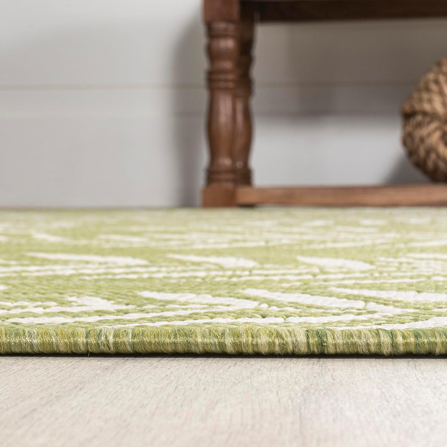 JONATHAN Y Palm Frond Indoor Outdoor Area Rug 3X5 Navy/Ivory, Nevis for Backyard, Patio, Porch, Easy-Cleaning, High Traffic, Pet-Friendly