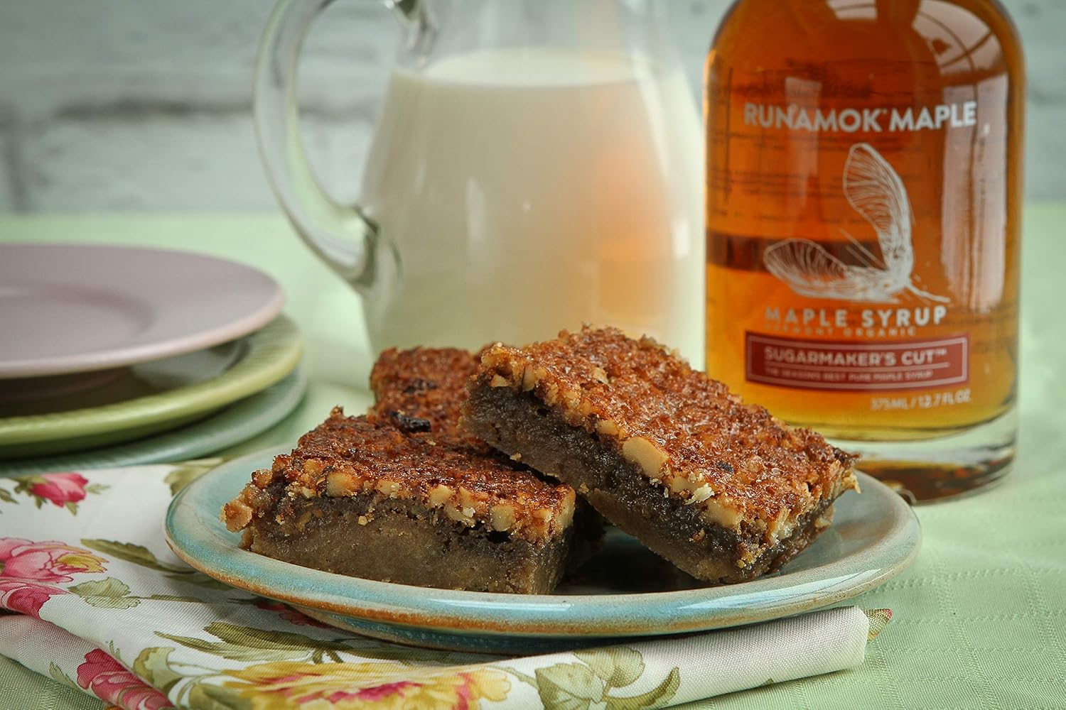 Runamok Maple Syrup Organic Sugarmaker's Cut - Grade A Vermont Maple Syrup, Amber Color, Rich Taste | Pure Maple Syrup & 100% Natural | Classic Breakfast & Pancake Syrup | 25.36 Fl Oz (750mL)