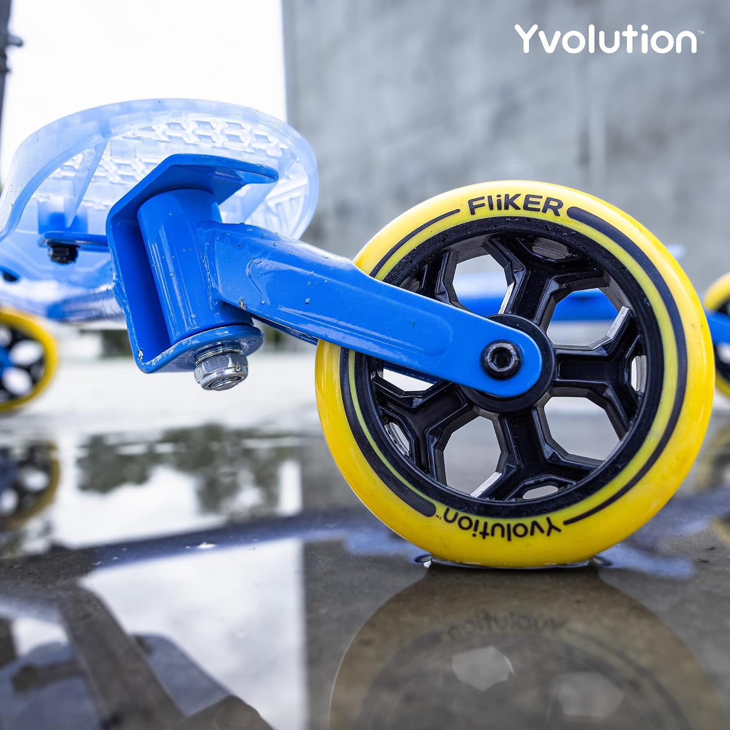 Yvolution Fliker A3 Drift Scooter, 3 Wheels Kids Wiggle Scooter, Foldable, Handbrake, Caster Wheels, for Boys and Girls Aged 7+ Years Old