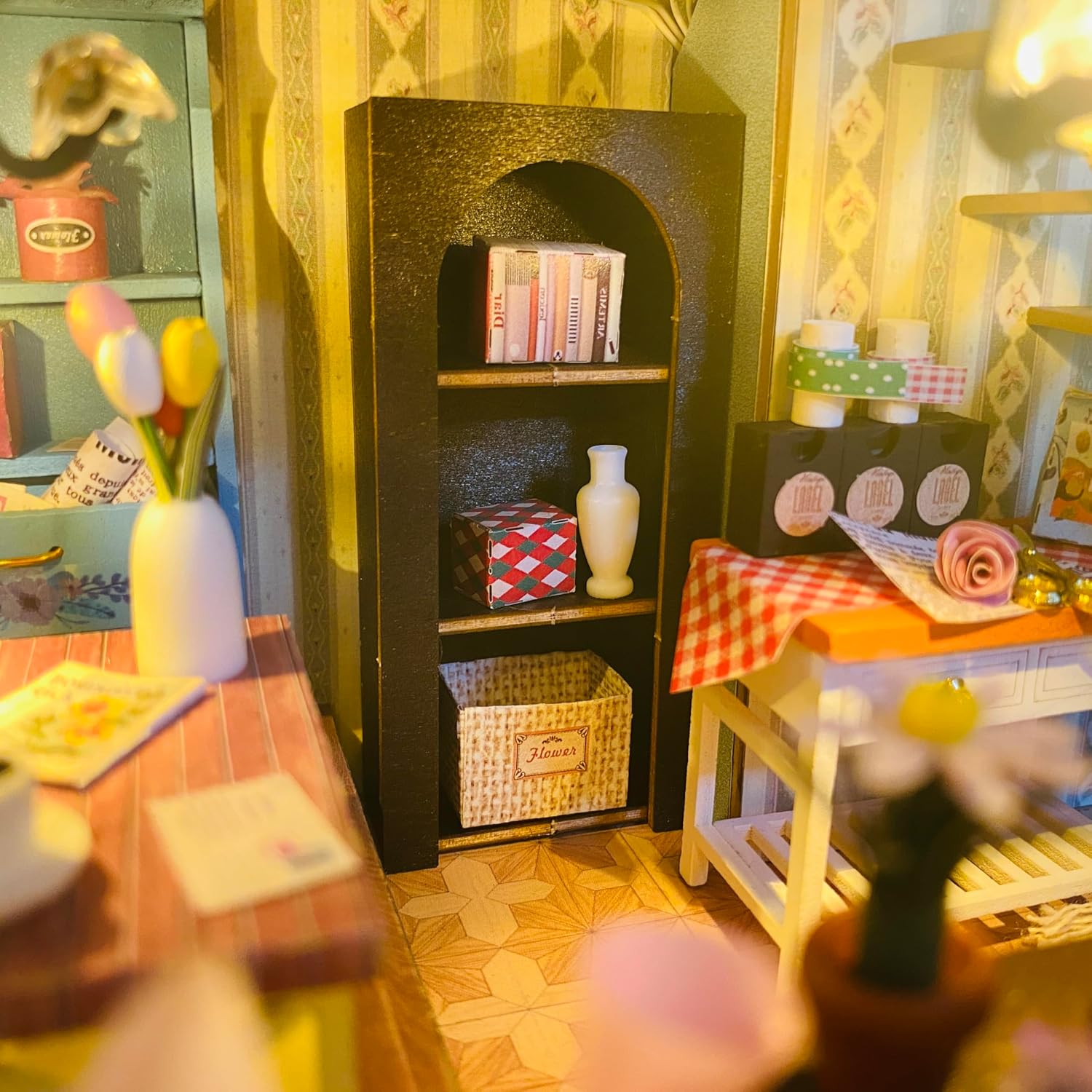 MAGQOO Wooden Dollhouse Miniature with Furniture DIY Dollhouse Kit DIY House Kit Tiny House Kit with Voice Control and Music Movement 1:18 Scale Creative Room Idea(Time Travel)