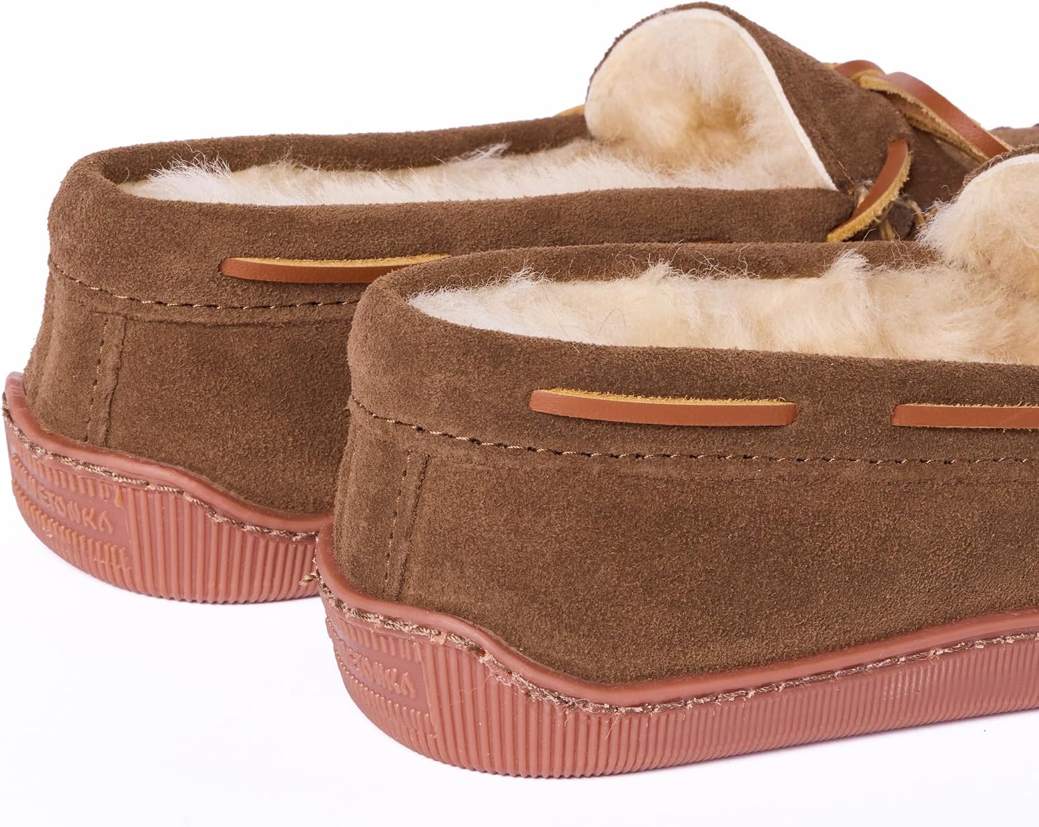 Minnetonka Men's Sheepskin Hardsole Slipper