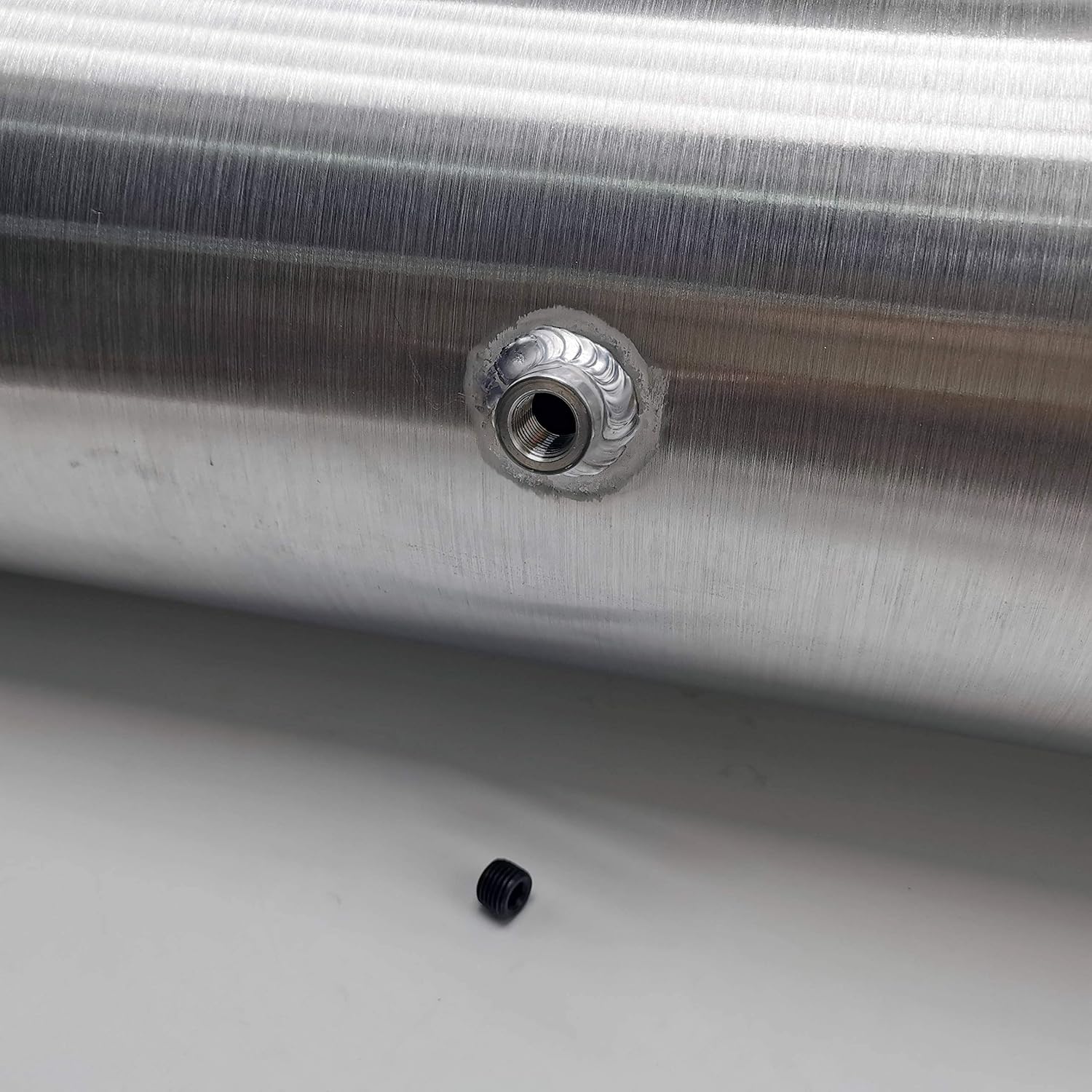JSD 5 Gallons 8”x24“ Aluminum Spun Round Fuel Gas Tank Cell Fuel Tank with Bracket End Fill 1/4" NPT Outlet