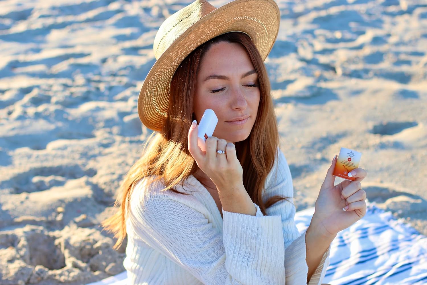 Absolutely Natural - SPF 15 Mineral Sunscreen - Broad Spectrum Water Resistant Moisturizer Lotion For Body & Face - With Non-Nano Zinc Oxide, Vitamin E, & Antioxidants - Made in USA, 3 Oz