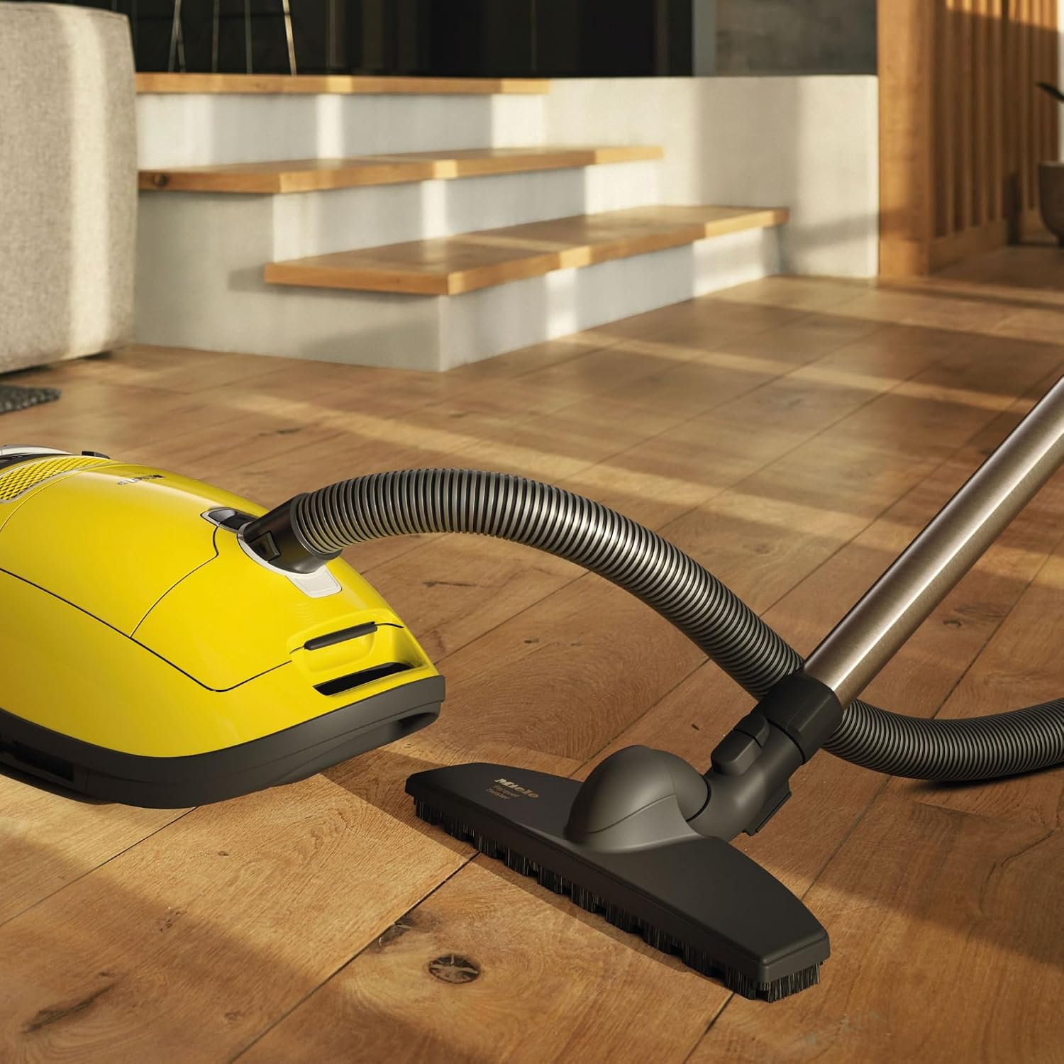 Miele Complete C3 Calima Bagged Canister Vacuum Cleaner with Turbobrush floorhead, Suitable for Low-Medium Pile Carpet and Hard Floors