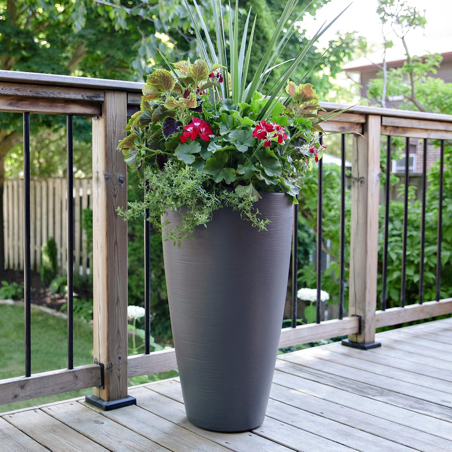 Mayne Modesto 20in Round Modern Planter, Neptune Blue | All season, Indoor/Outdoor, Double-wall design, Fade resistant, 15-year warranty