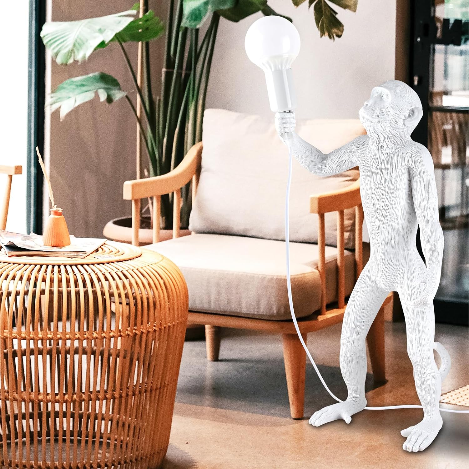 Modern Resin Standing Monkey Table Lamp, Desk Lamp, Animal Lamp, Bedside LED Light for Home Decor, Living Room, Bedroom, Home Office