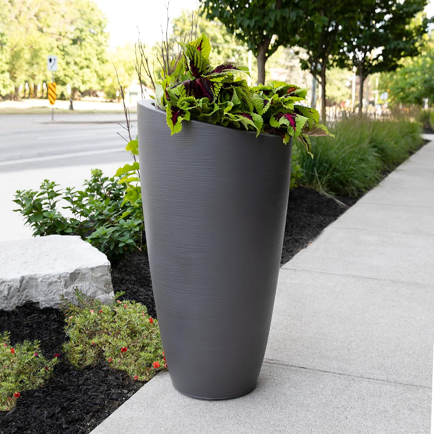 Mayne Modesto 20in Round Modern Planter, Neptune Blue | All season, Indoor/Outdoor, Double-wall design, Fade resistant, 15-year warranty