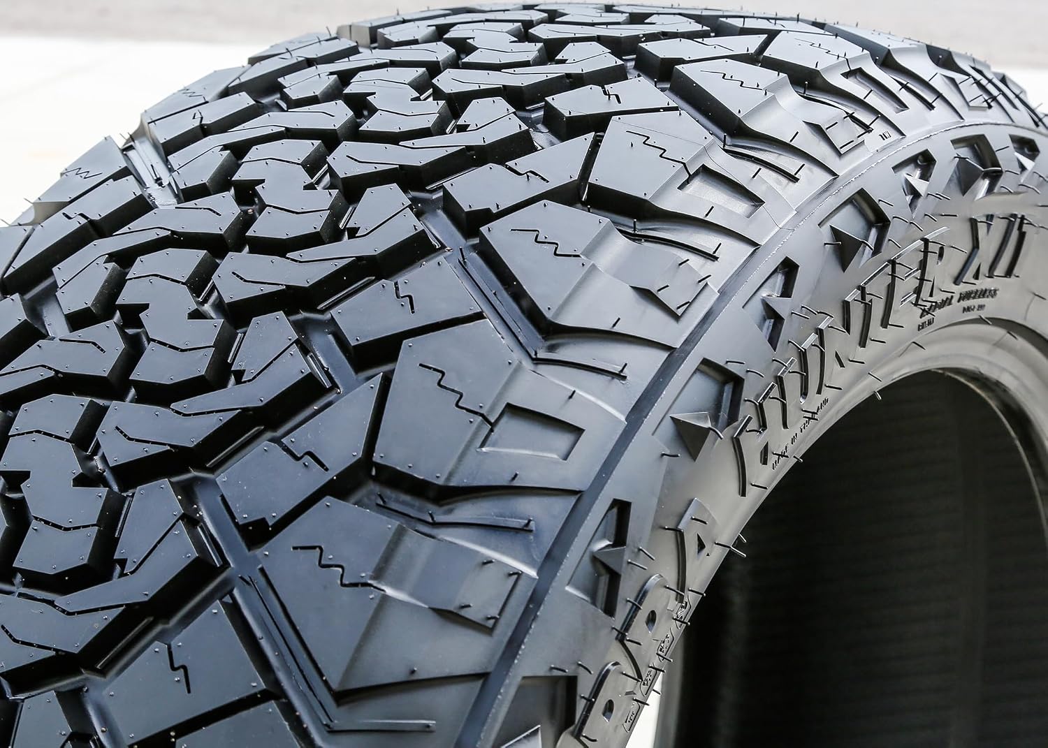 Venom Power Terra Hunter X/T LT285/75R16 Extreme Terrain E (10 Ply) Tire