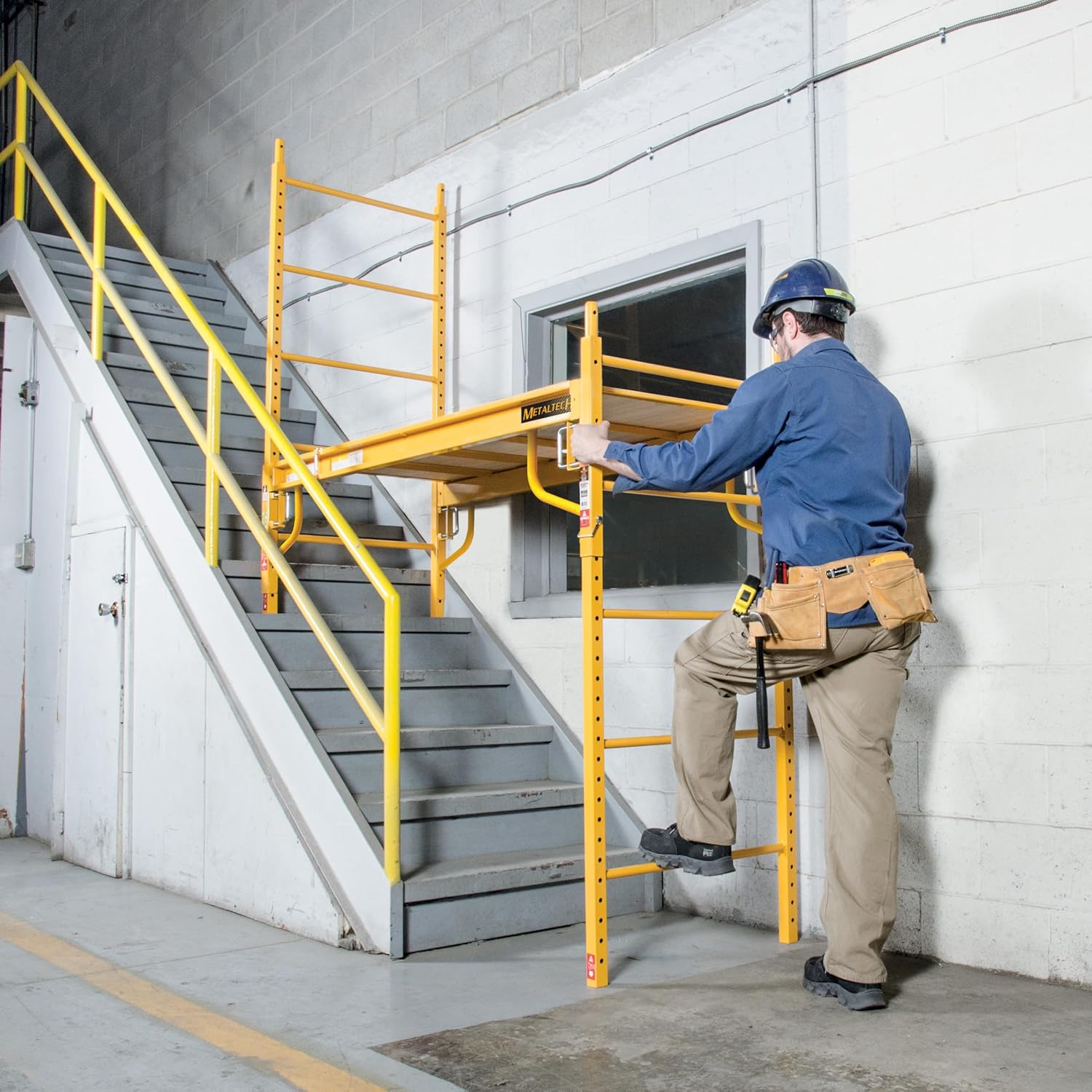 Metaltech Multipurpose 6'. Baker-Style Scaffold - 1, 000-Lb. Capacity, Steel, Model# I-CISC