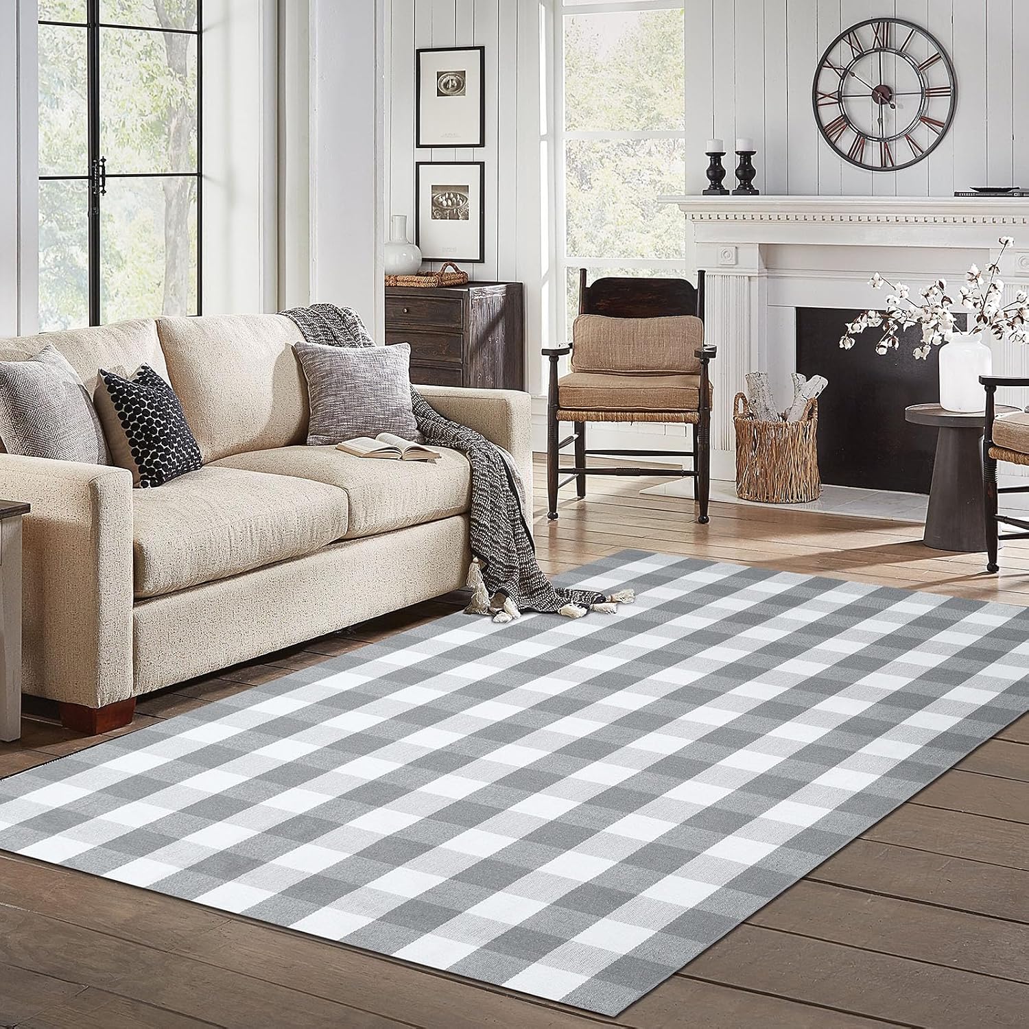 IOHOUZE 27.5x43 Buffalo Plaid Rug, Washable Front Door Mat, Black White