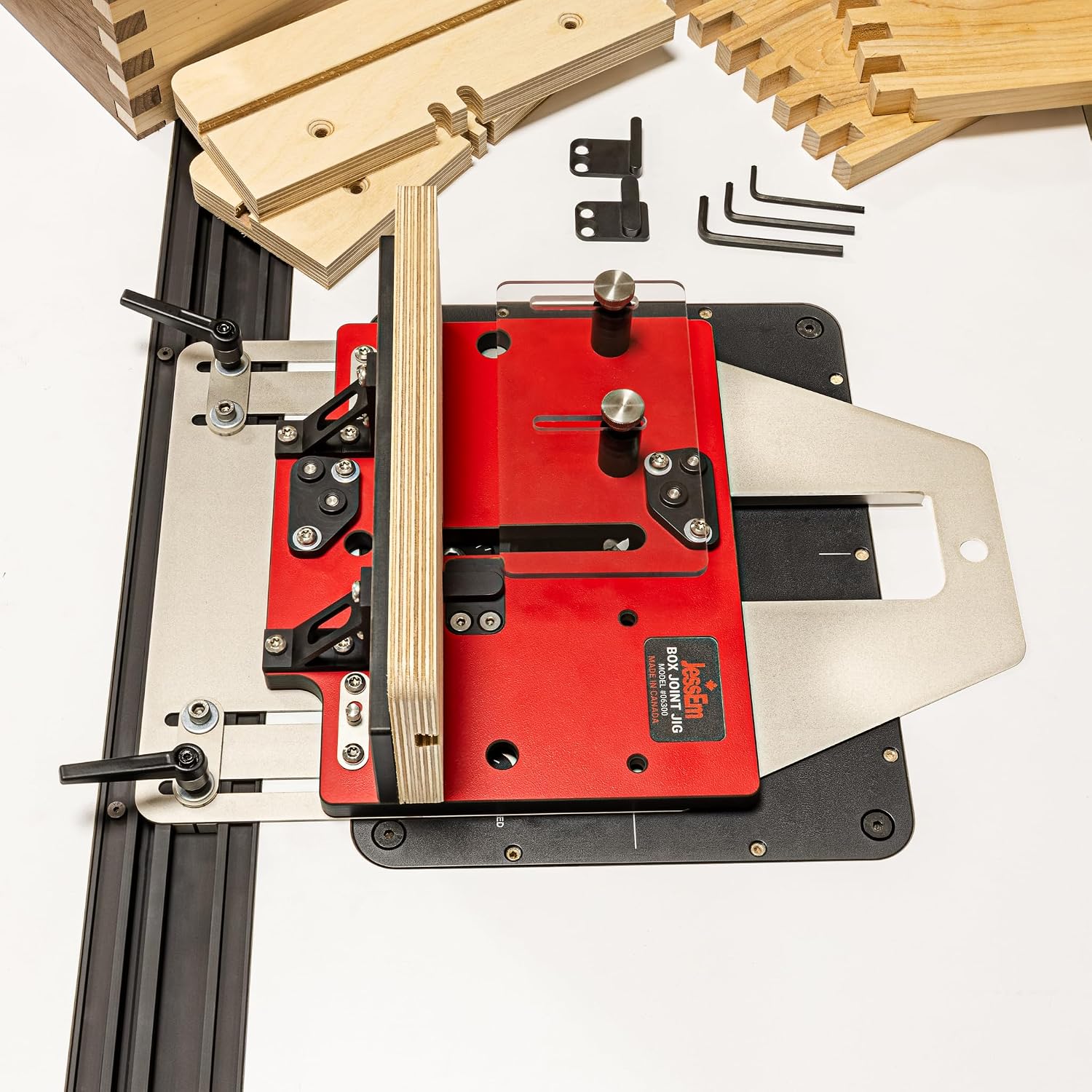 JessEm 06300 Box Joint & Finger Joint Jig for Router Tables, 3 Key Sizes | 1/4", 3/8" and 1/2" aluminum indexing keys with bearing-glide sled