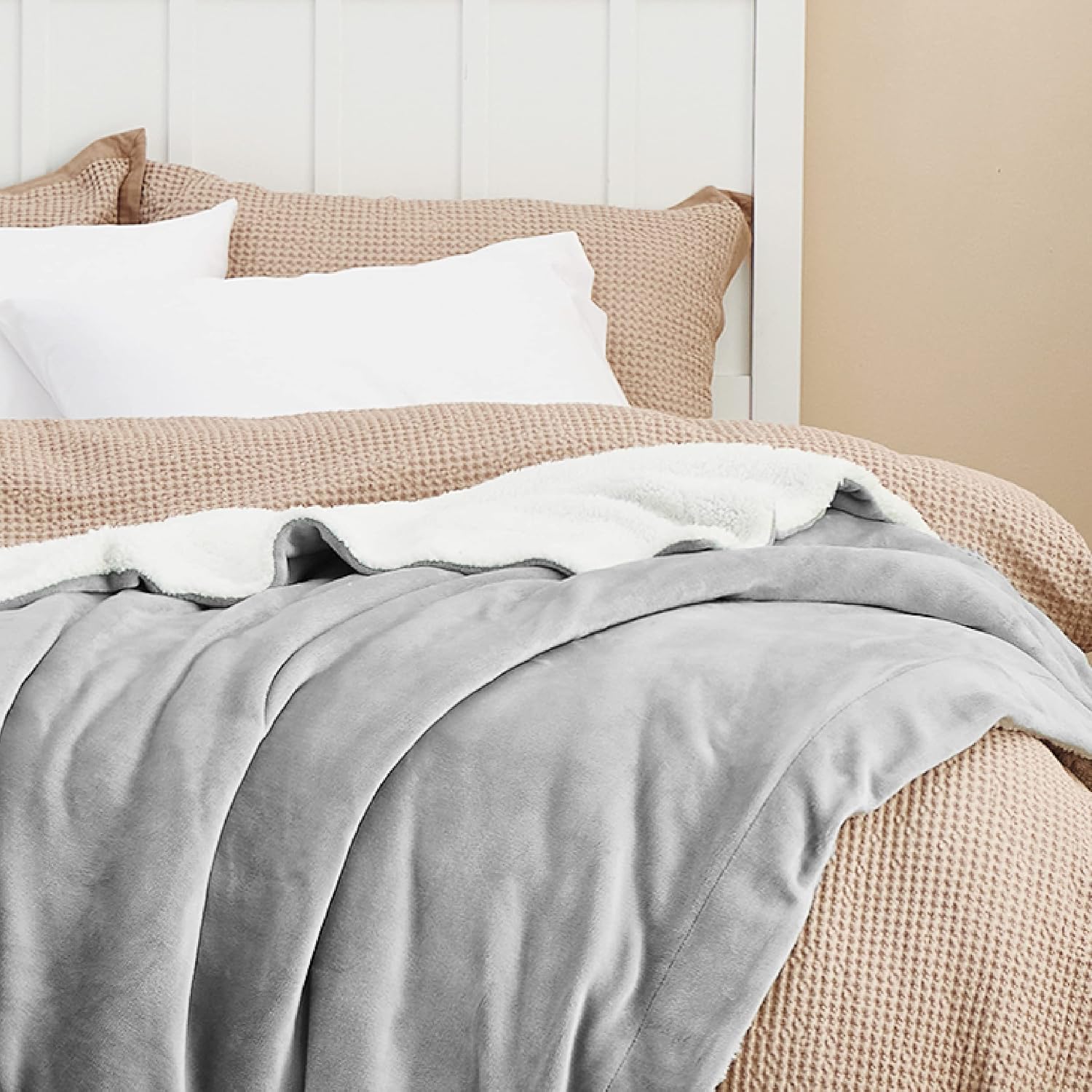 Bedsure GentleSoft Sherpa Fleece Throw Blanket for Couch, Non-Heated, Thick & Warm Cozy Blanket for Winter Fall, Soft Fuzzy Plush Throw Gifts for Women and Men, Grey, 50x60 Inches
