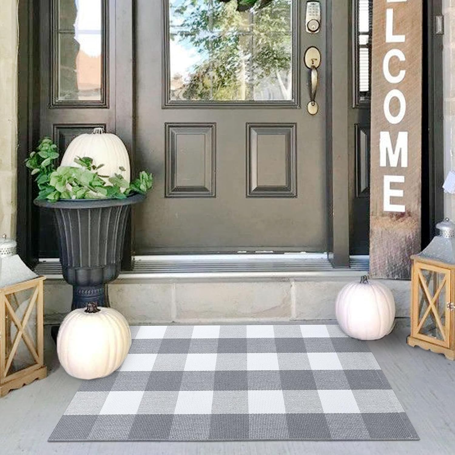 IOHOUZE 27.5x43 Buffalo Plaid Rug, Washable Front Door Mat, Black White