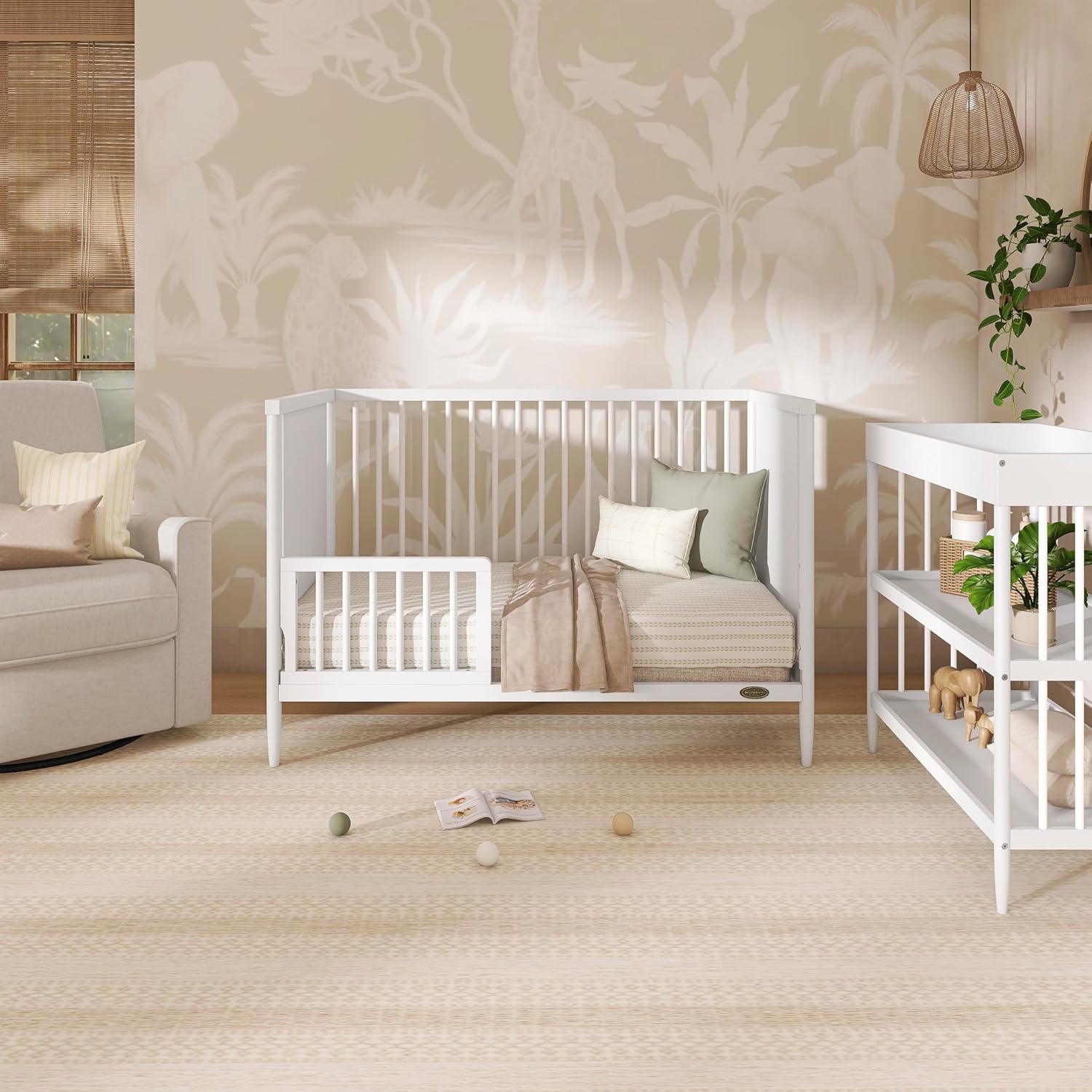 Dream On Me Clover Changing Table with Rounded Spindles in White