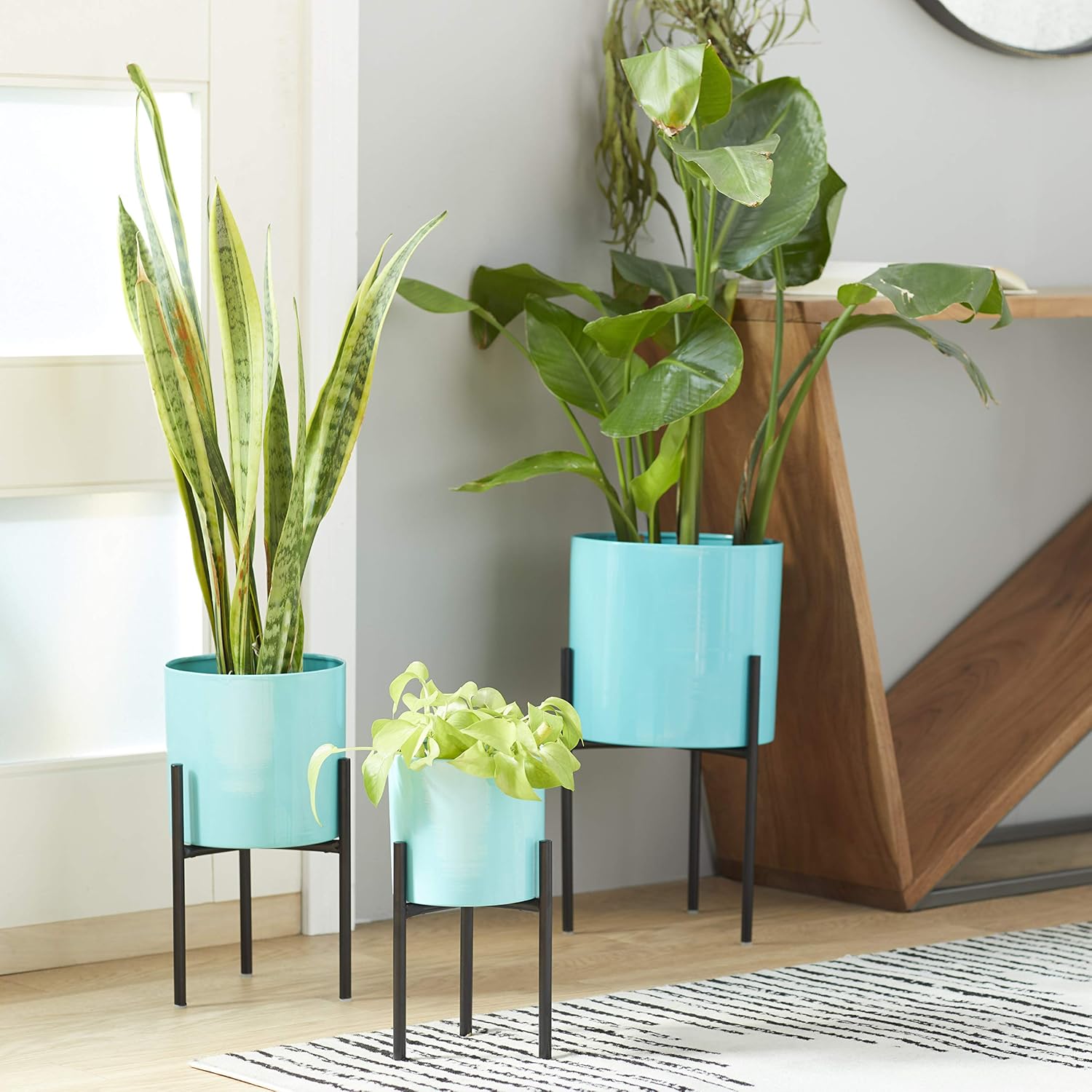 Deco 79 Metal Round Planter with Removable Stand, Set of 2 16", 13"H, Black
