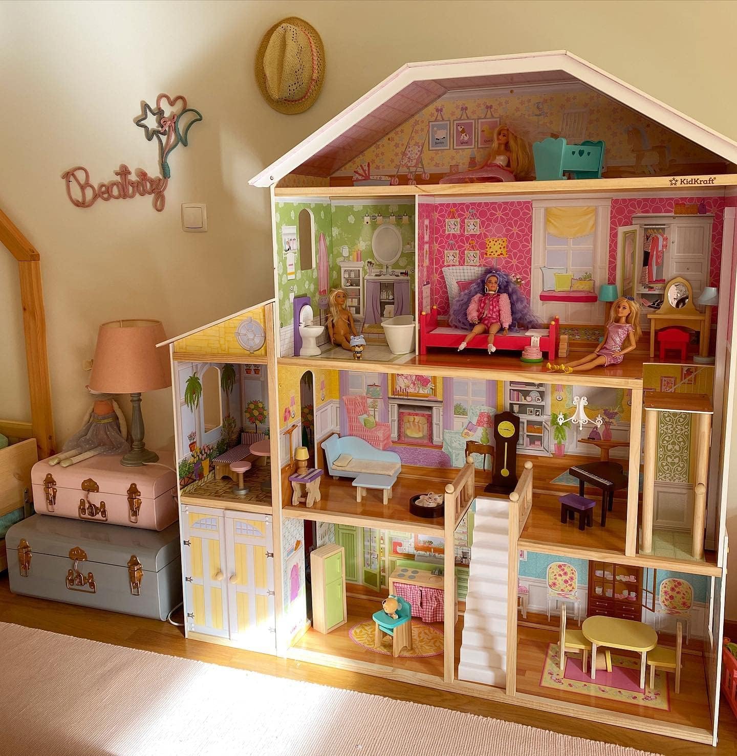 KidKraft Majestic Mansion Wooden Dollhouse with 34 Pieces, Working Elevator | 4 Feet Tall, Garage, 4 Floors, 8 Rooms, Attic Nursery