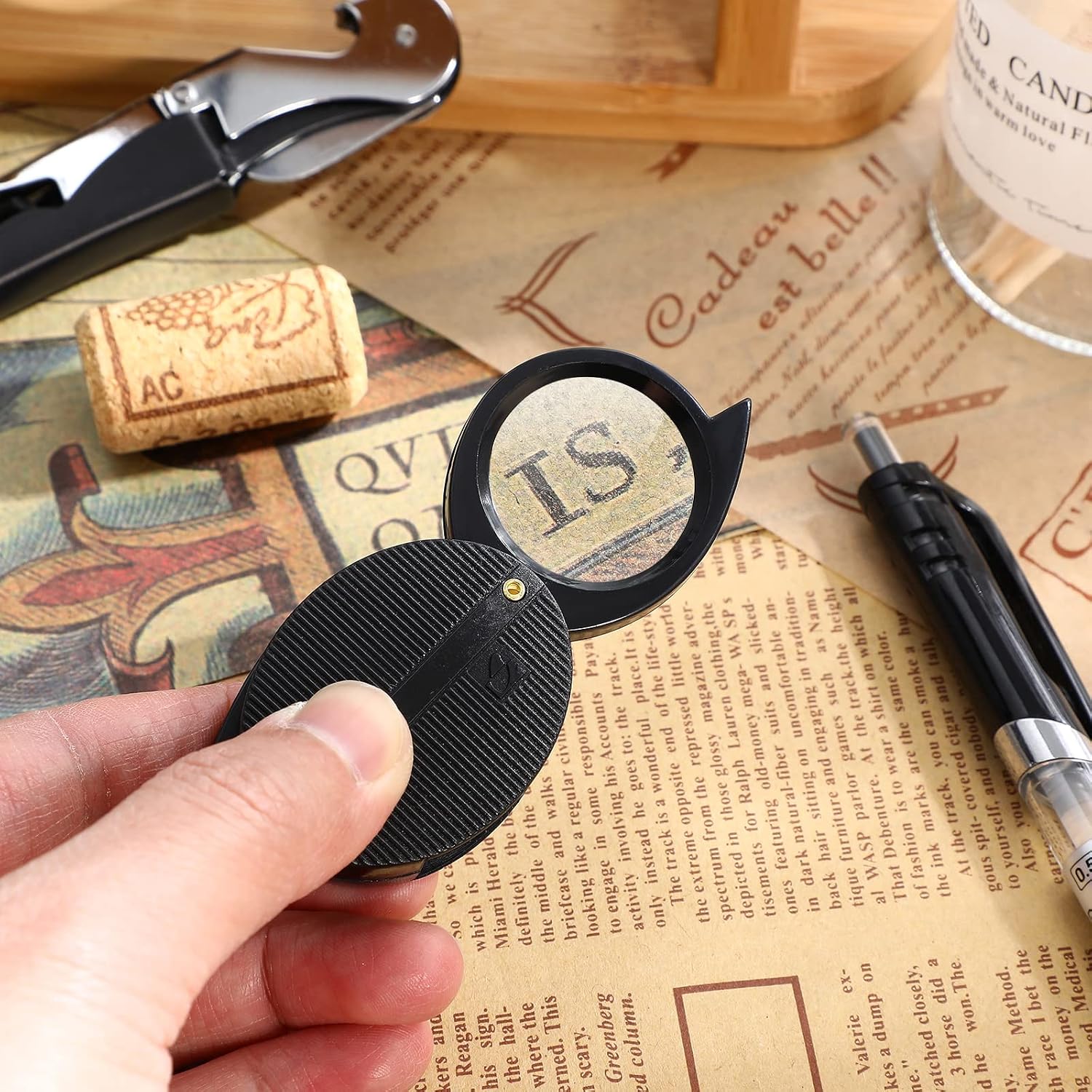 ULTECHNOVO Pocket Magnifying Glass 5X Folding Handheld Portable Magnifier