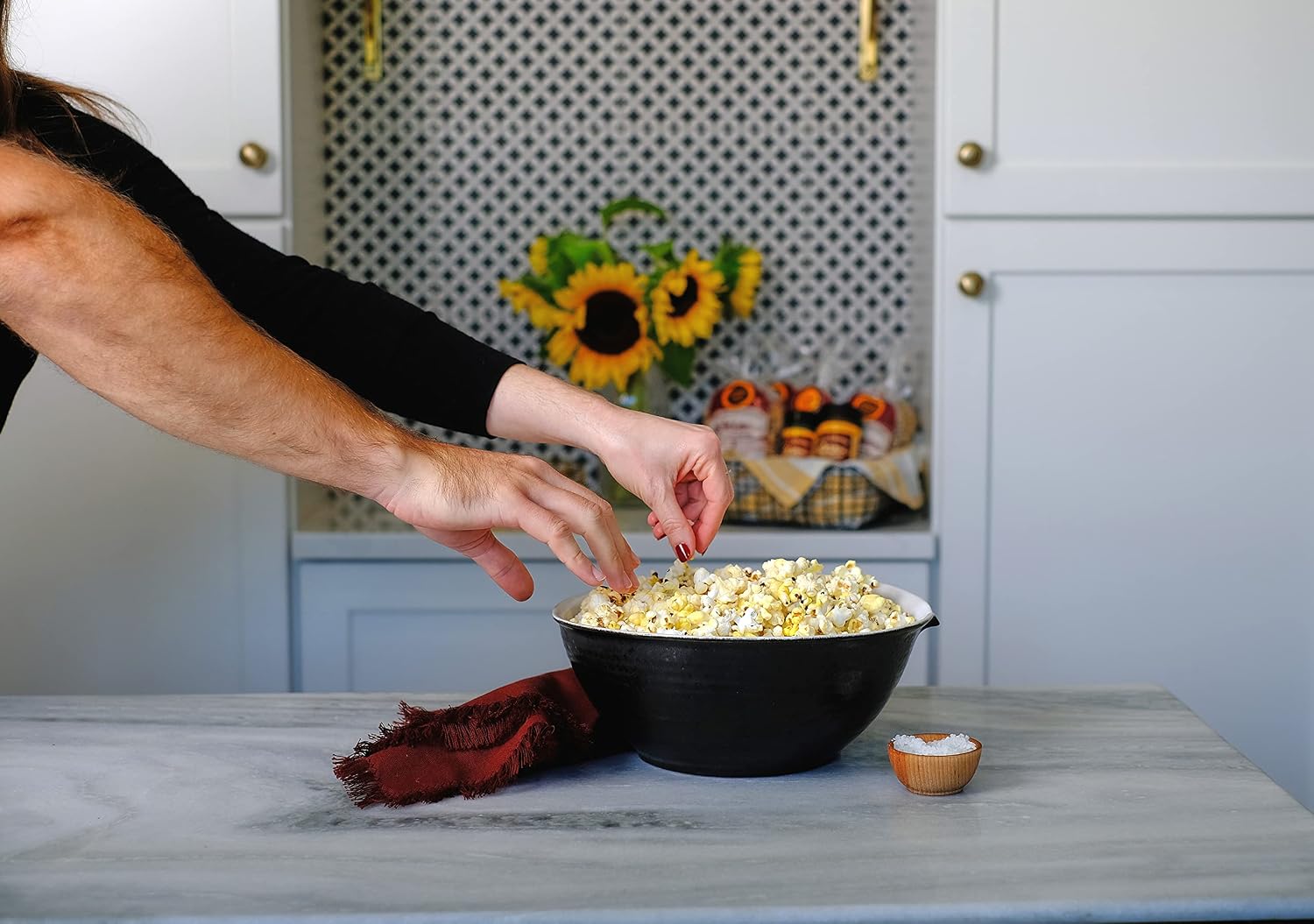 Amish Country Popcorn | 2 lb Bag | Baby White Popcorn Kernels | Small and Tender | Old Fashioned, Non-GMO and Gluten Free (Baby White - 2 lb Bag)
